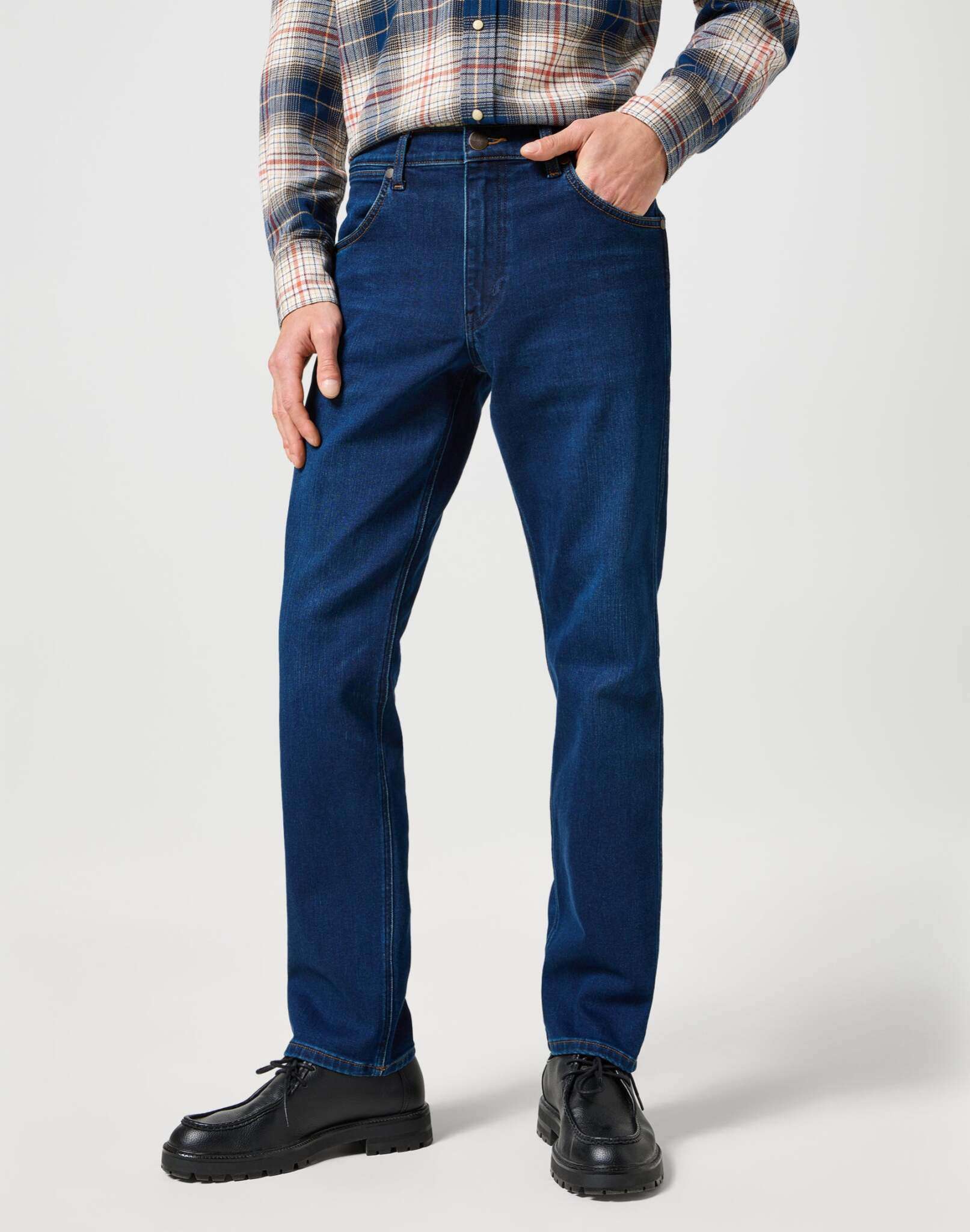 Greensboro in Sunset Rinse Jeans Wrangler   