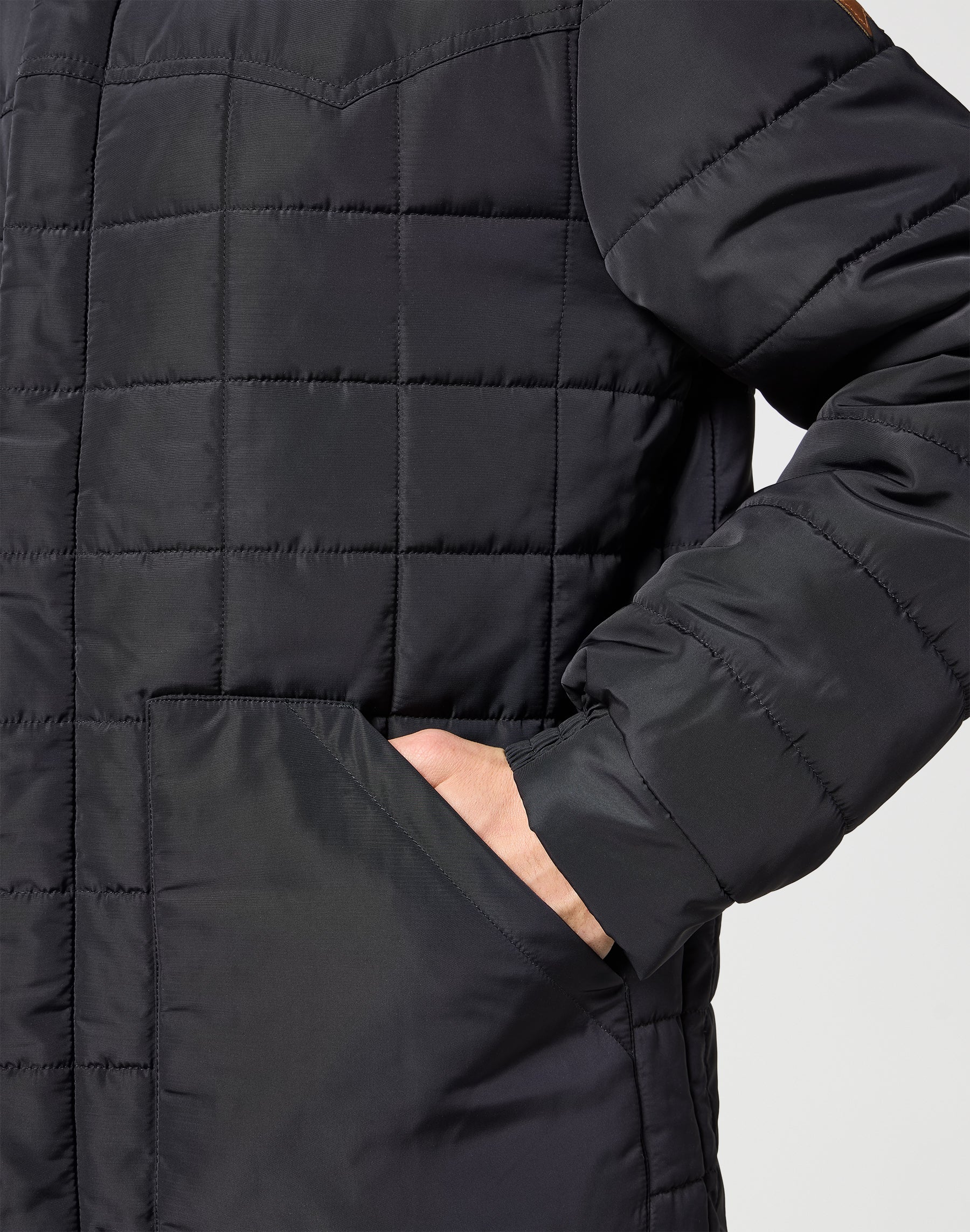 Transitional Puffer in Black Jackets Wrangler   