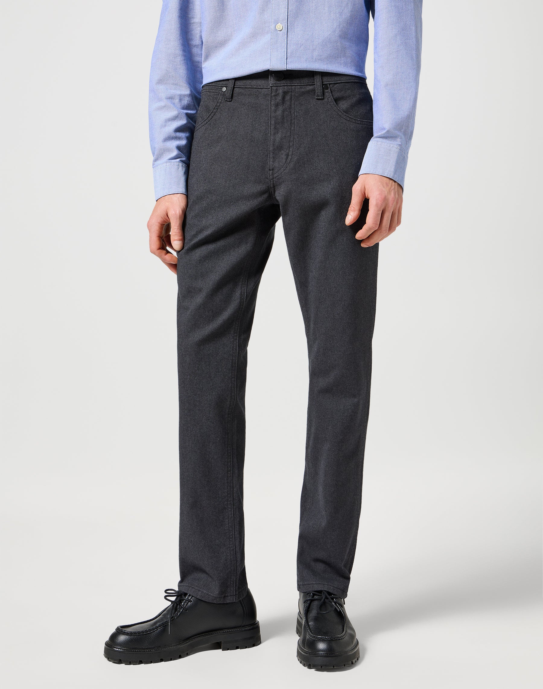 Greensboro in Charcoal Pants Wrangler   