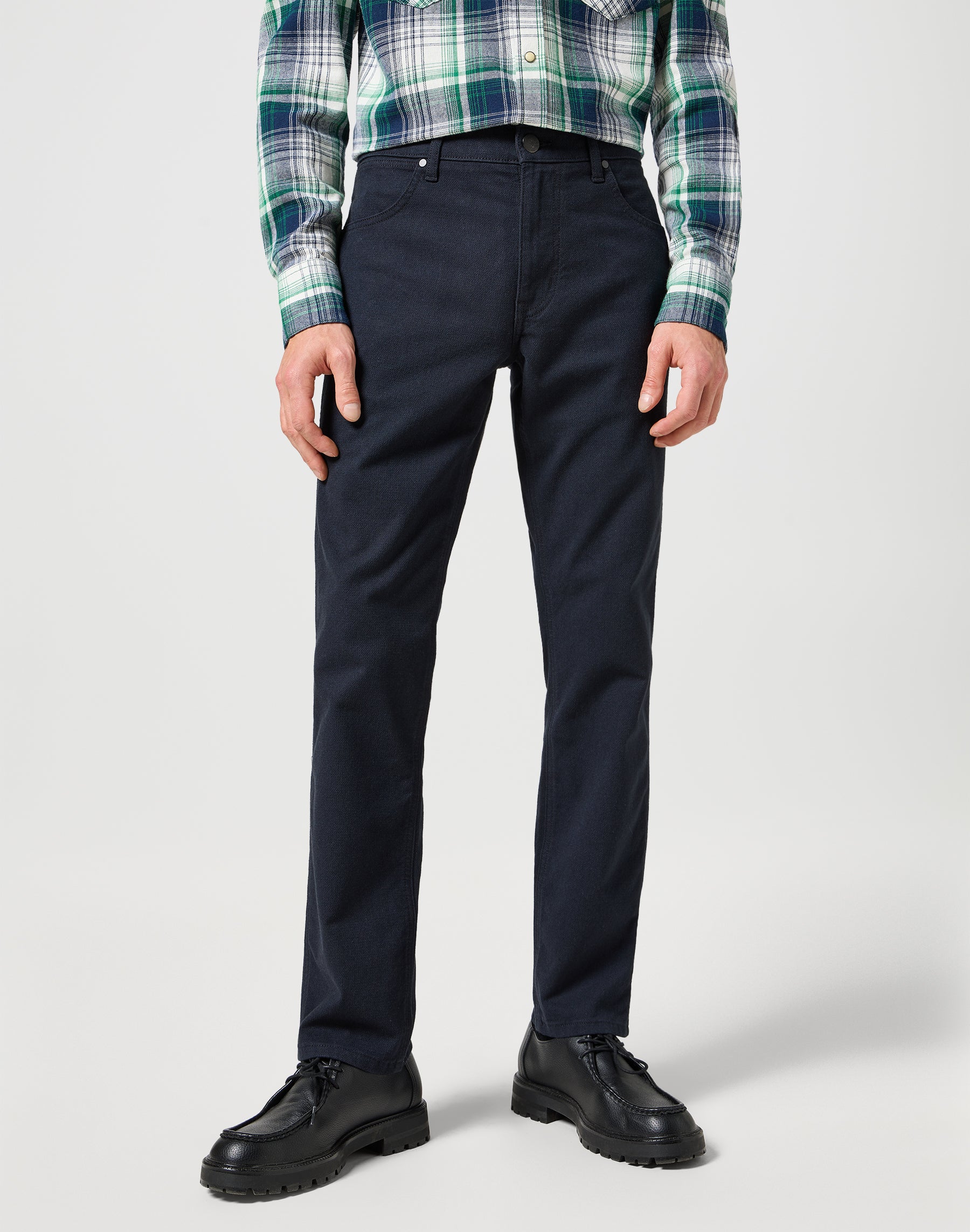 Greensboro in Dark Navy Pants Wrangler   