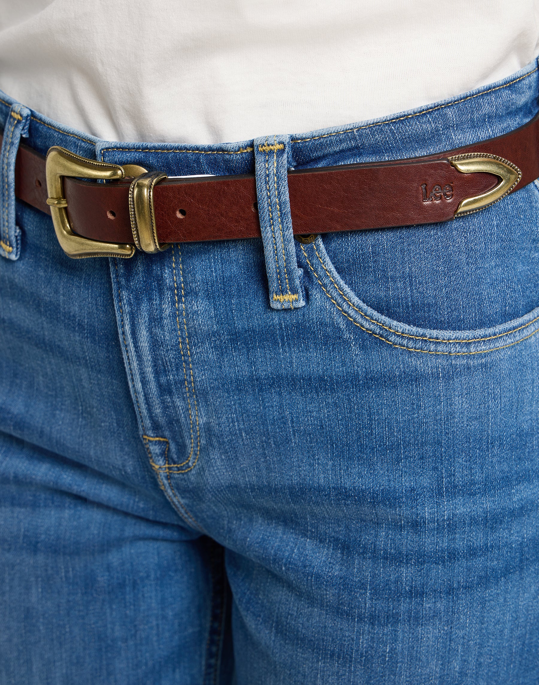 Buckle Belt in Dark Brown Belt Lee   