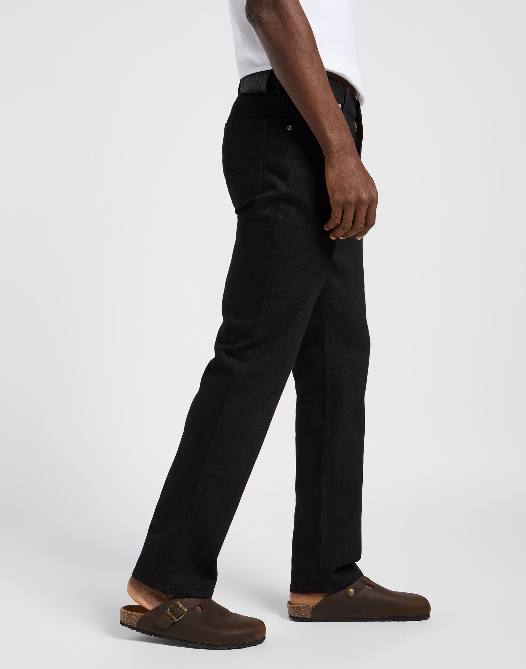 West in Clean Black Jeans Lee