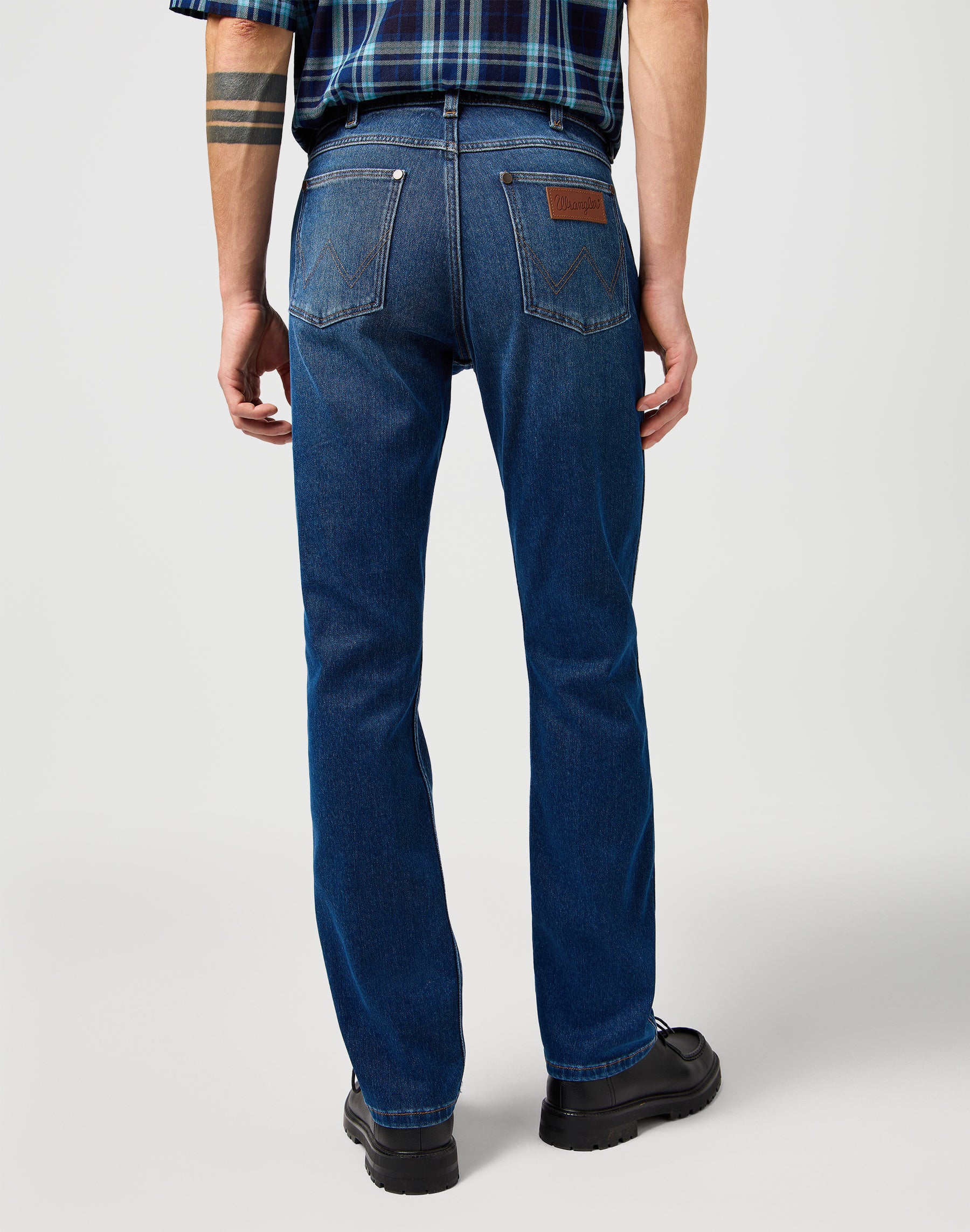 Greensboro in Denim Dusk Jeans Wrangler