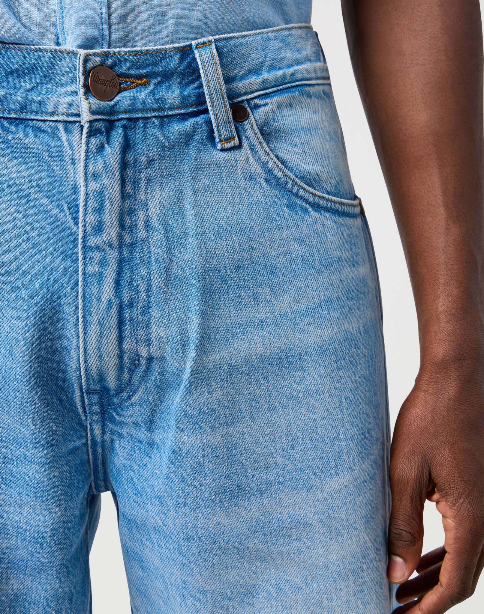 Frontier Short in Frost denim shorts Wrangler
