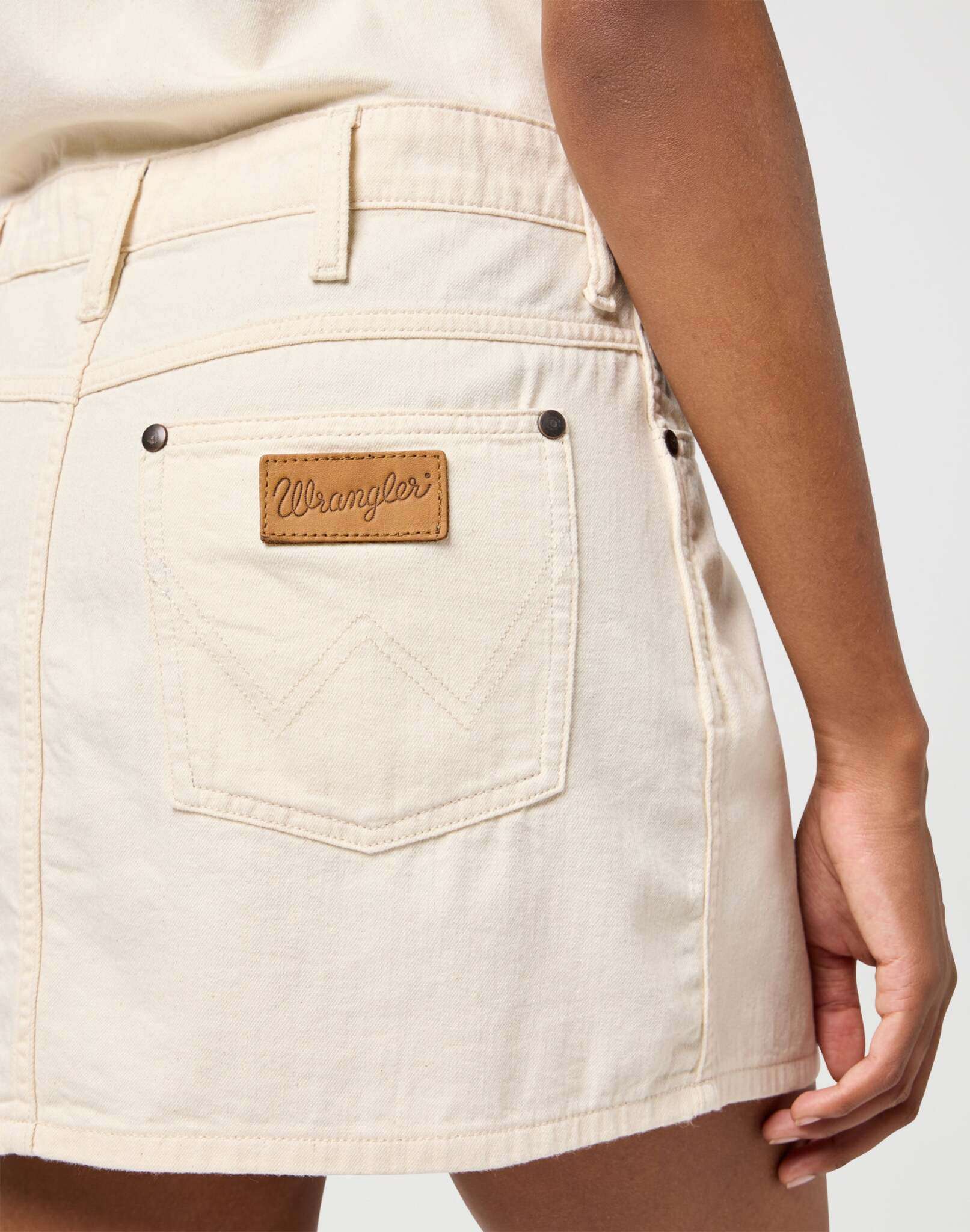 Sleeveless Dress in Natural Dresses Wrangler