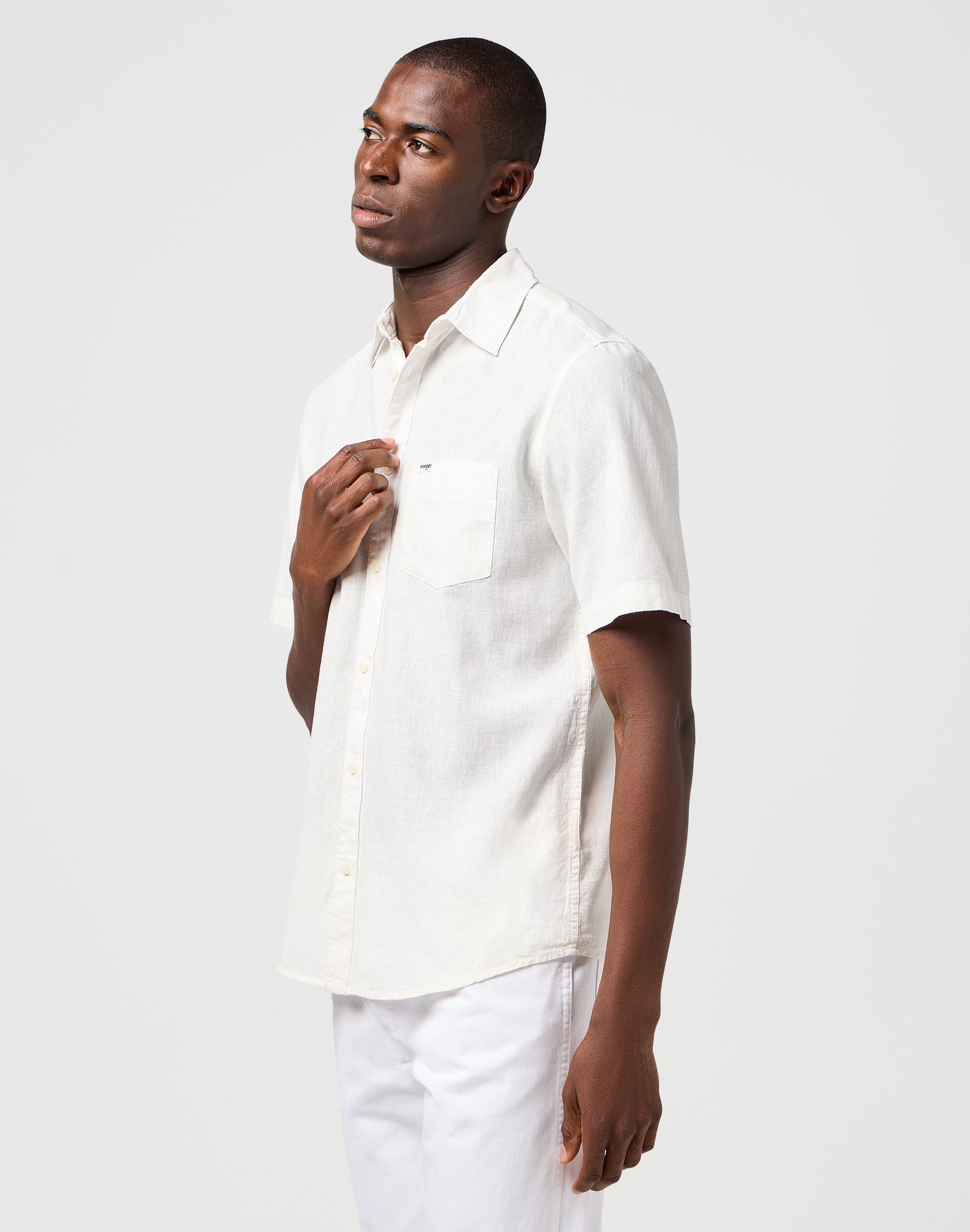 Ss 1 Pkt Shirt in White Shirts Wrangler