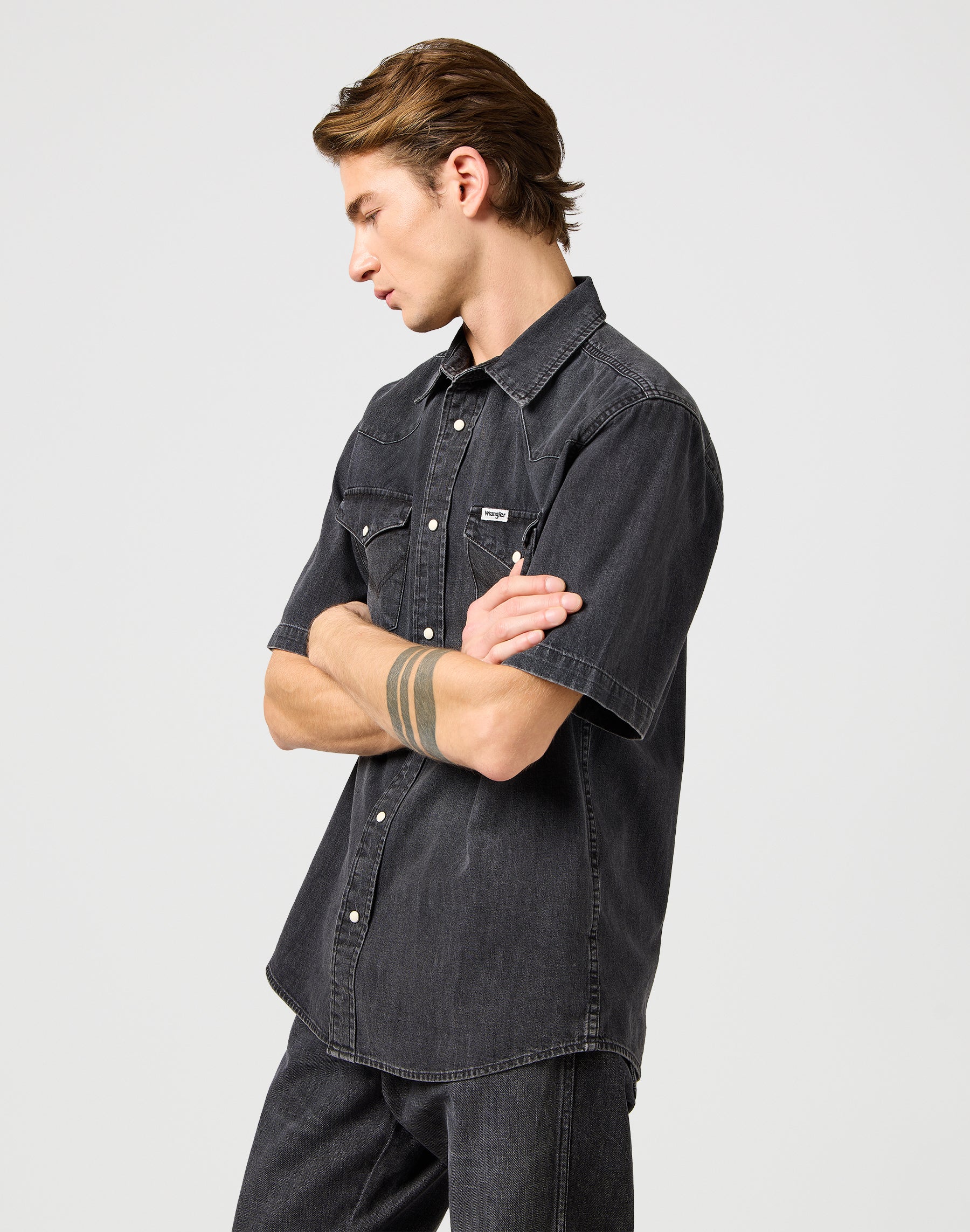 Ss Western Shirt in Enchanted Black Shirts Wrangler