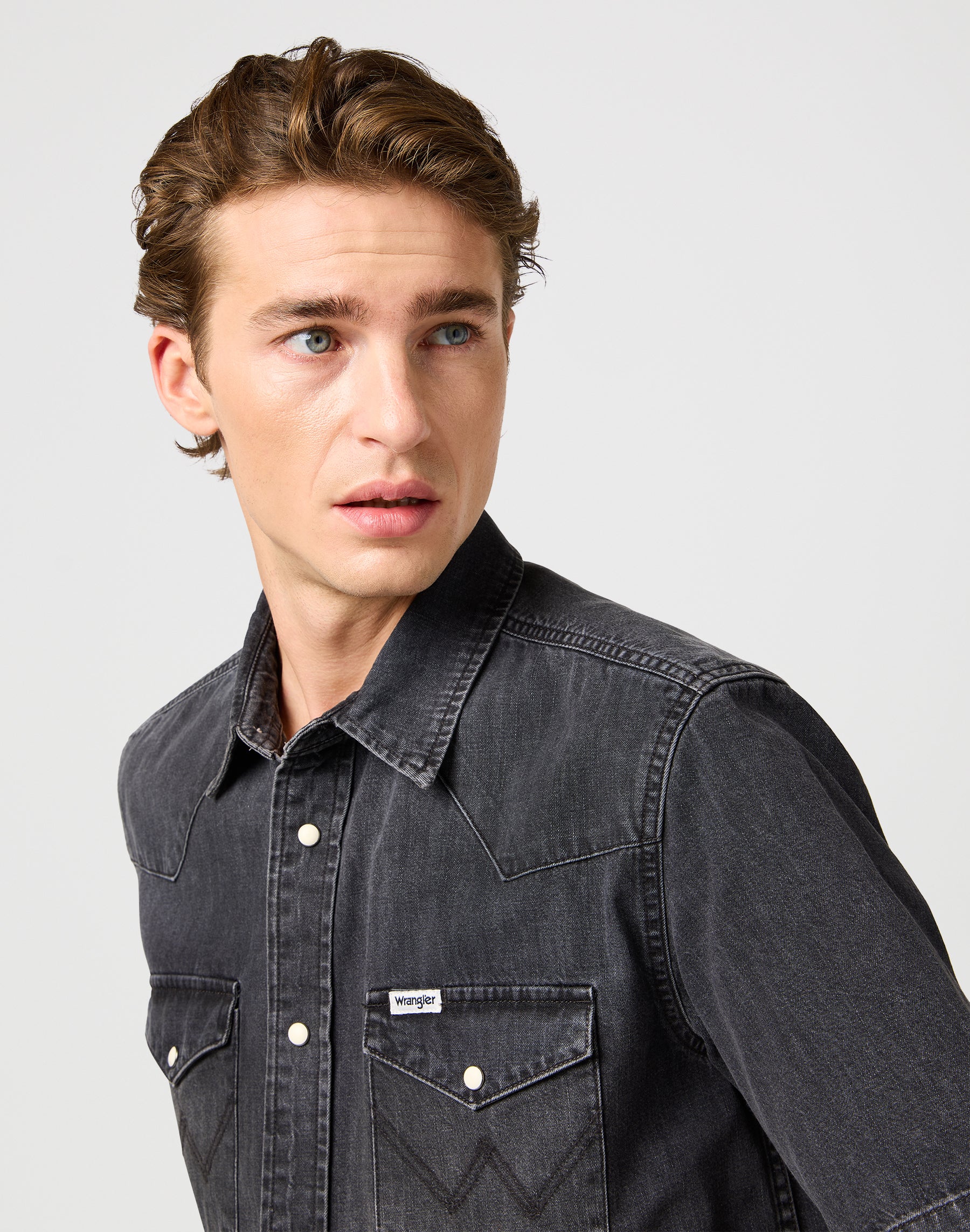 Ss Western Shirt in Enchanted Black Shirts Wrangler