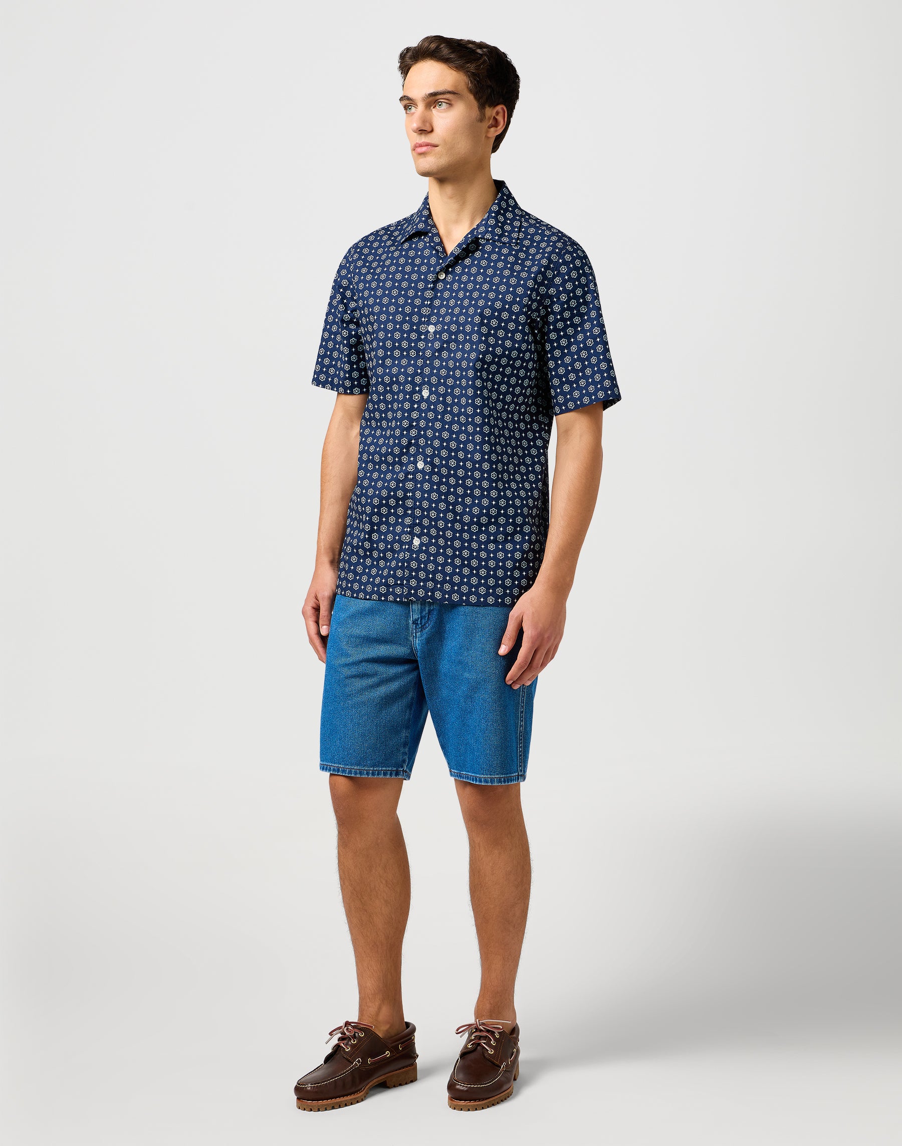 Ss Resort Shirt in Blue Geo Shirts Wrangler