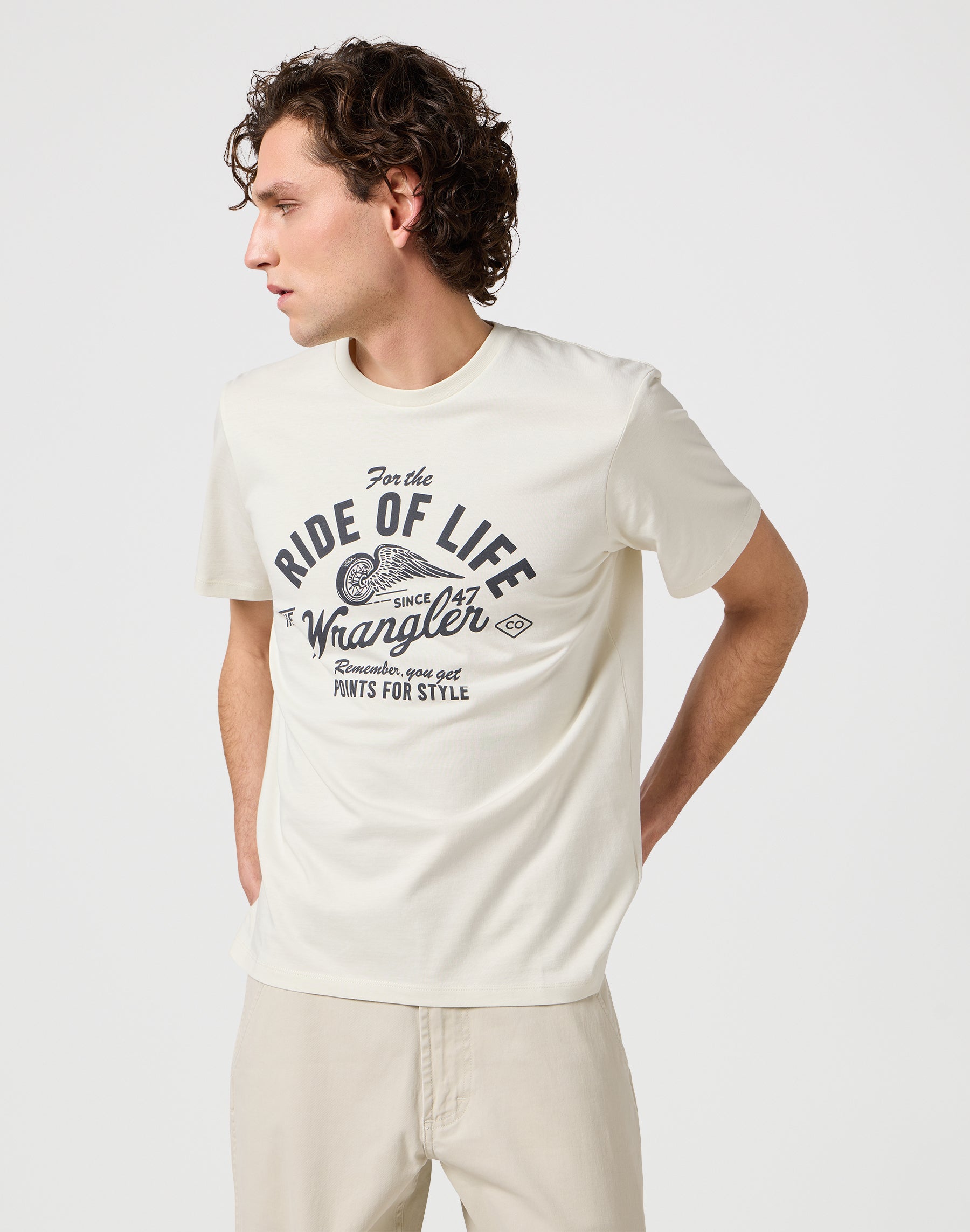 Americana Tee in Vintage White T-Shirts Wrangler