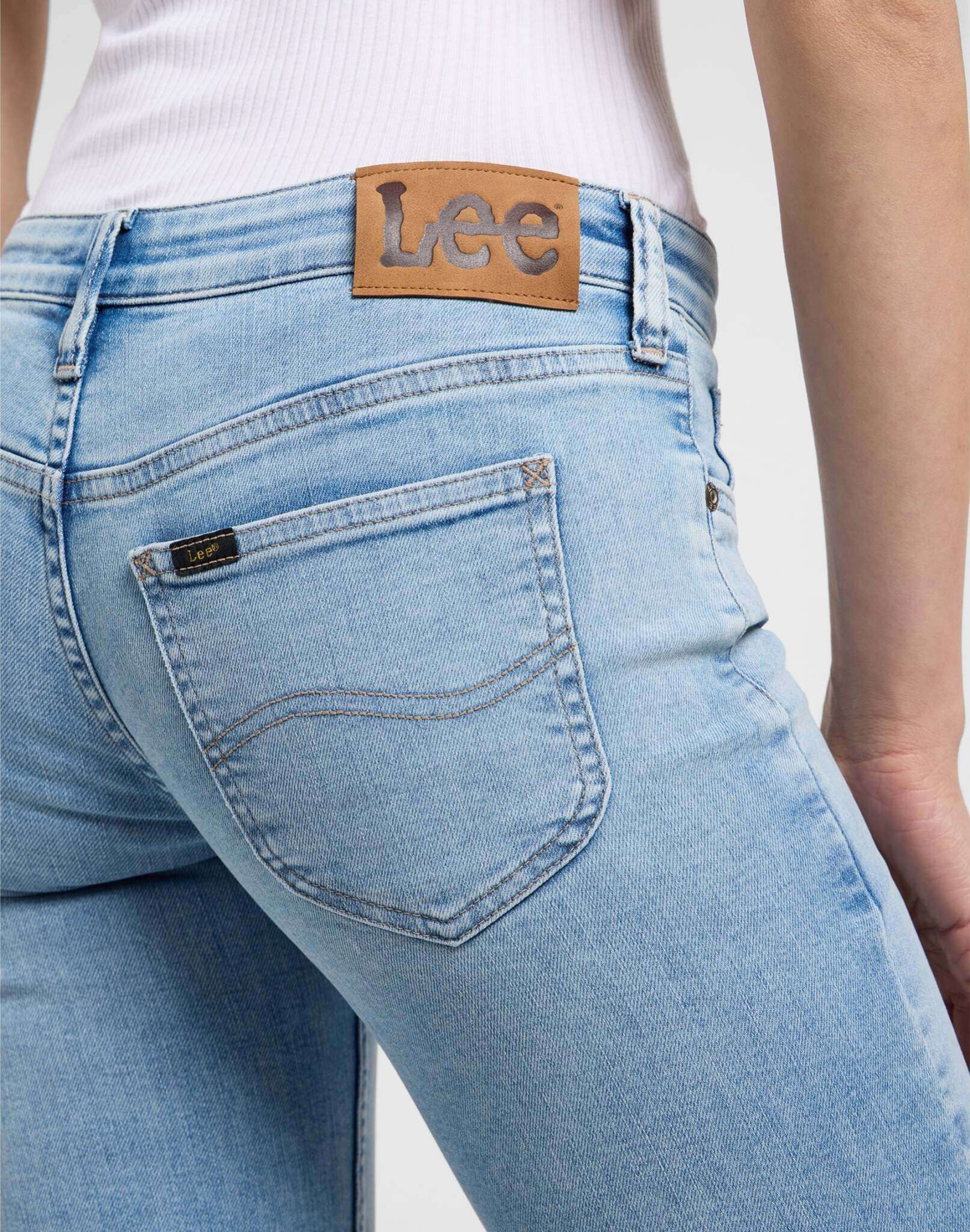 Jessica in Light Azul Jeans Lee