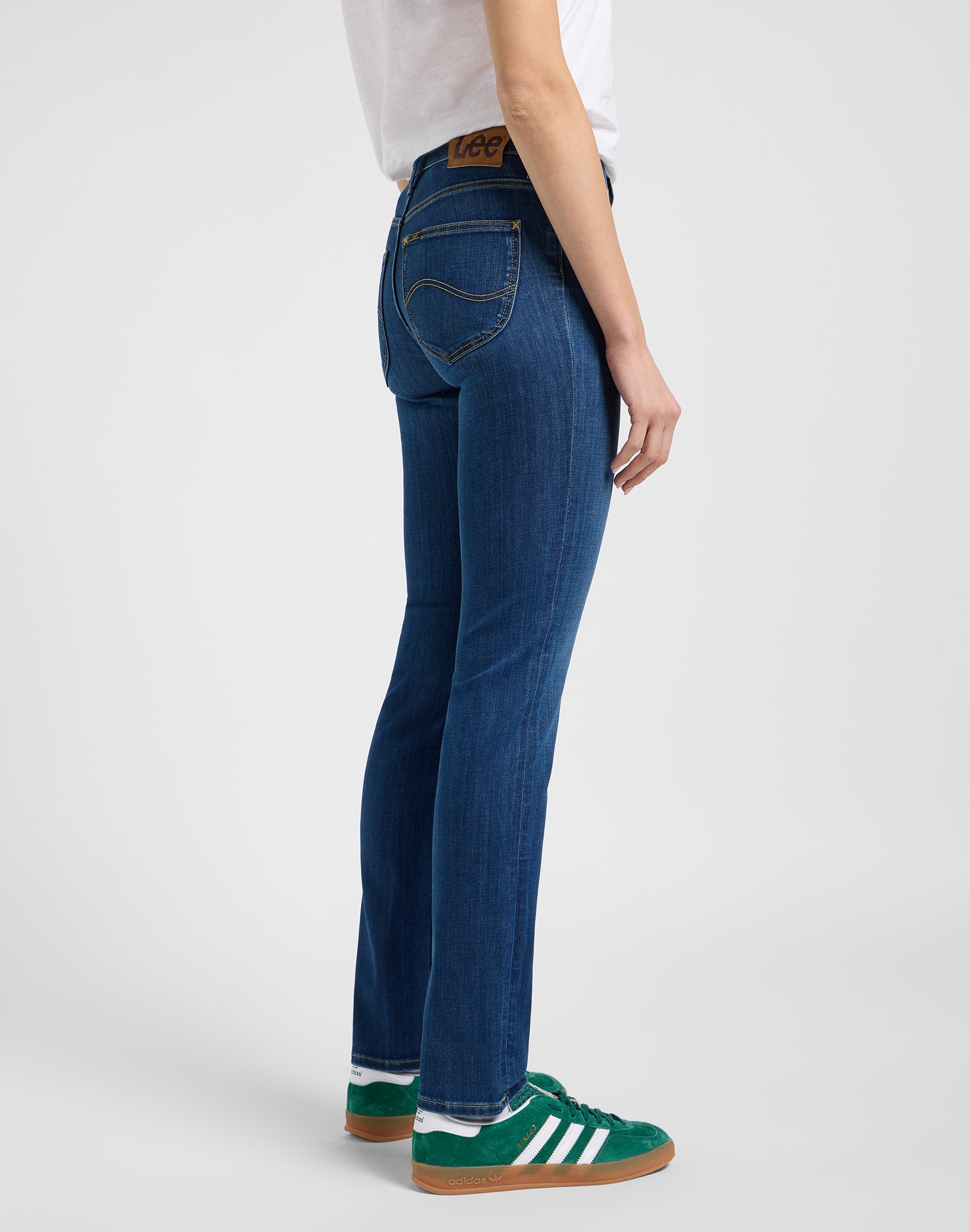 Elly in Ivy Wash Jeans Lee