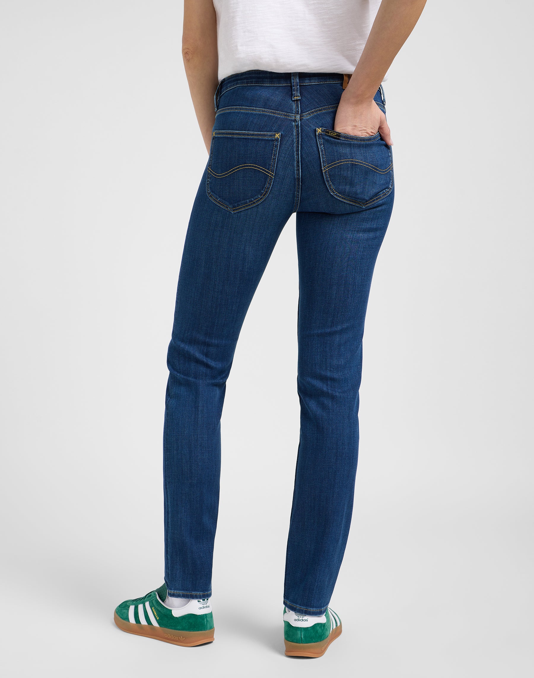 Elly in Ivy Wash Jeans Lee
