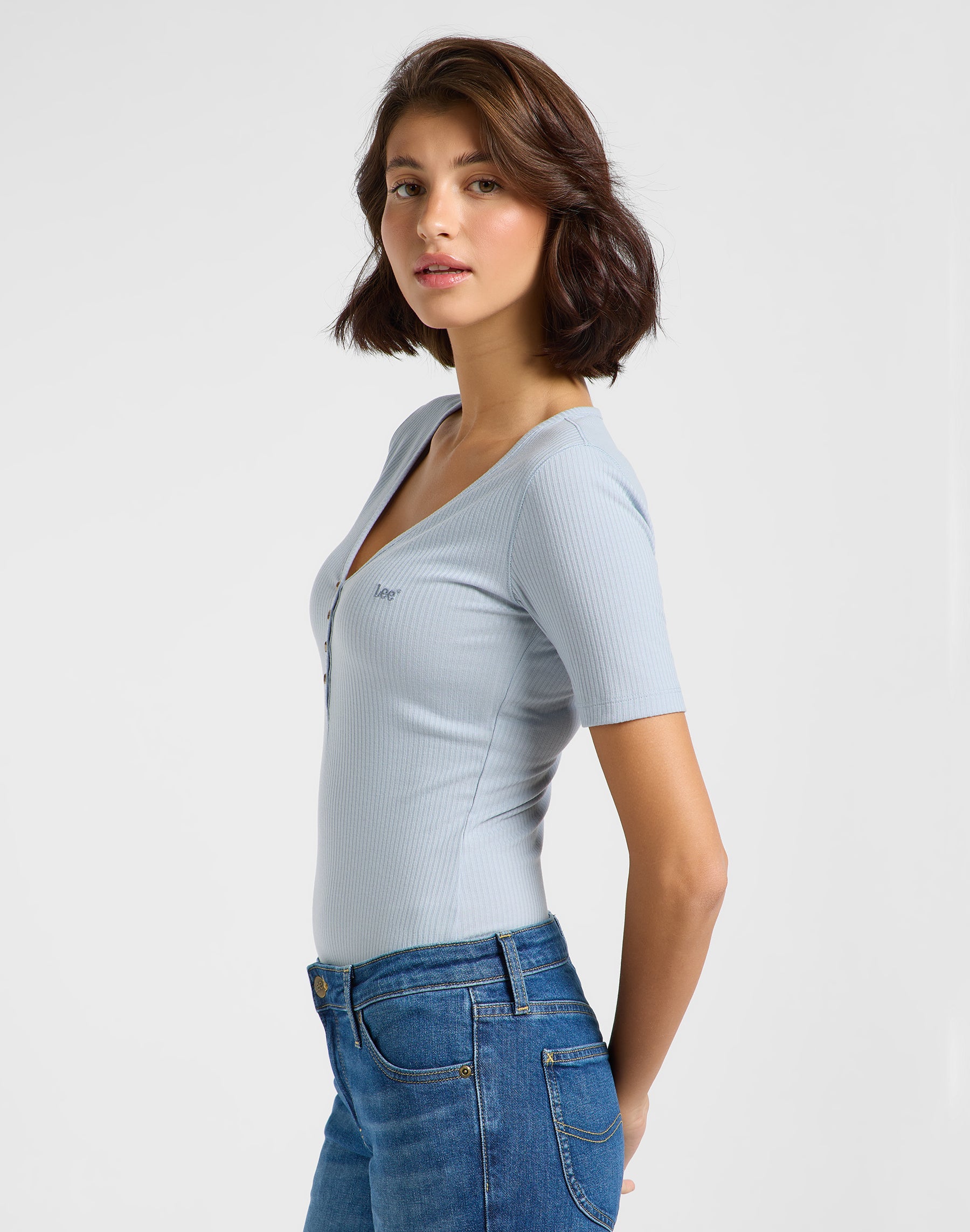 Ss Henley in Concrete Gray T-shirts Lee