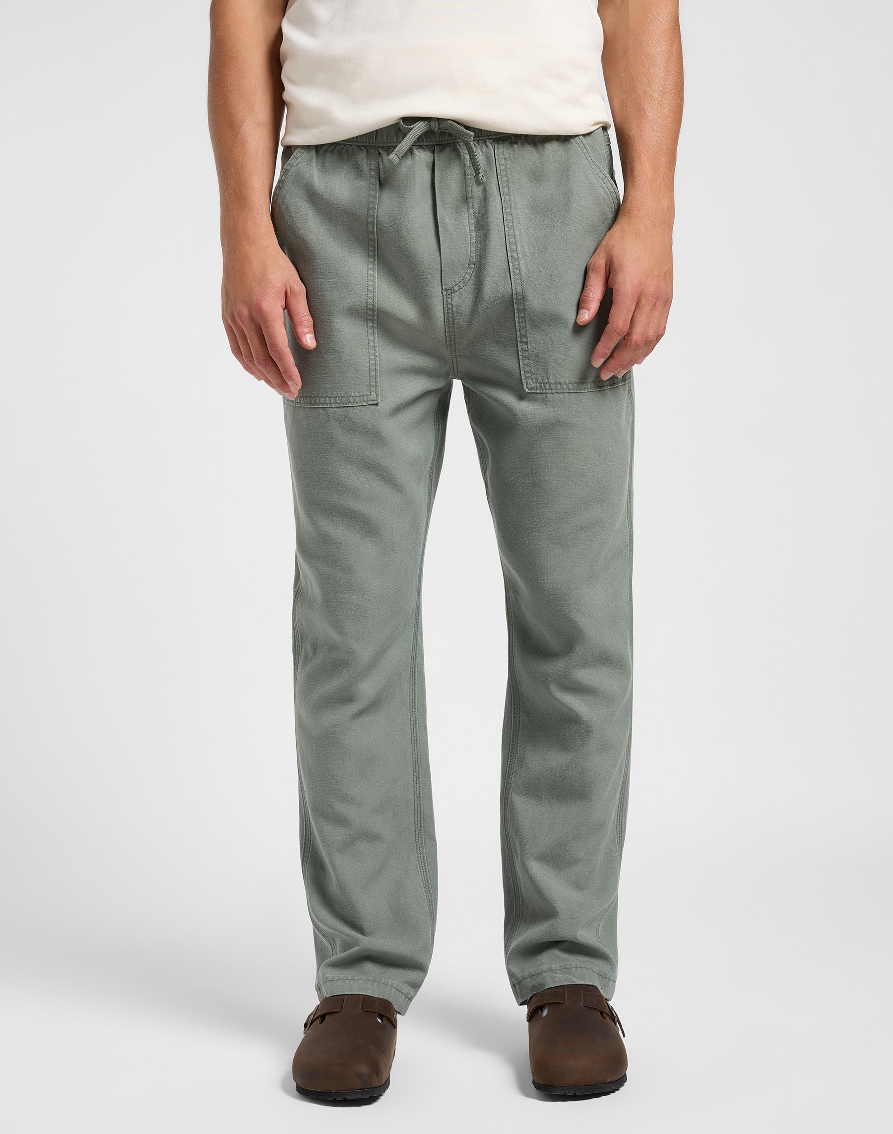 Utility Drawstring Pant in Olive Grove Pants Lee