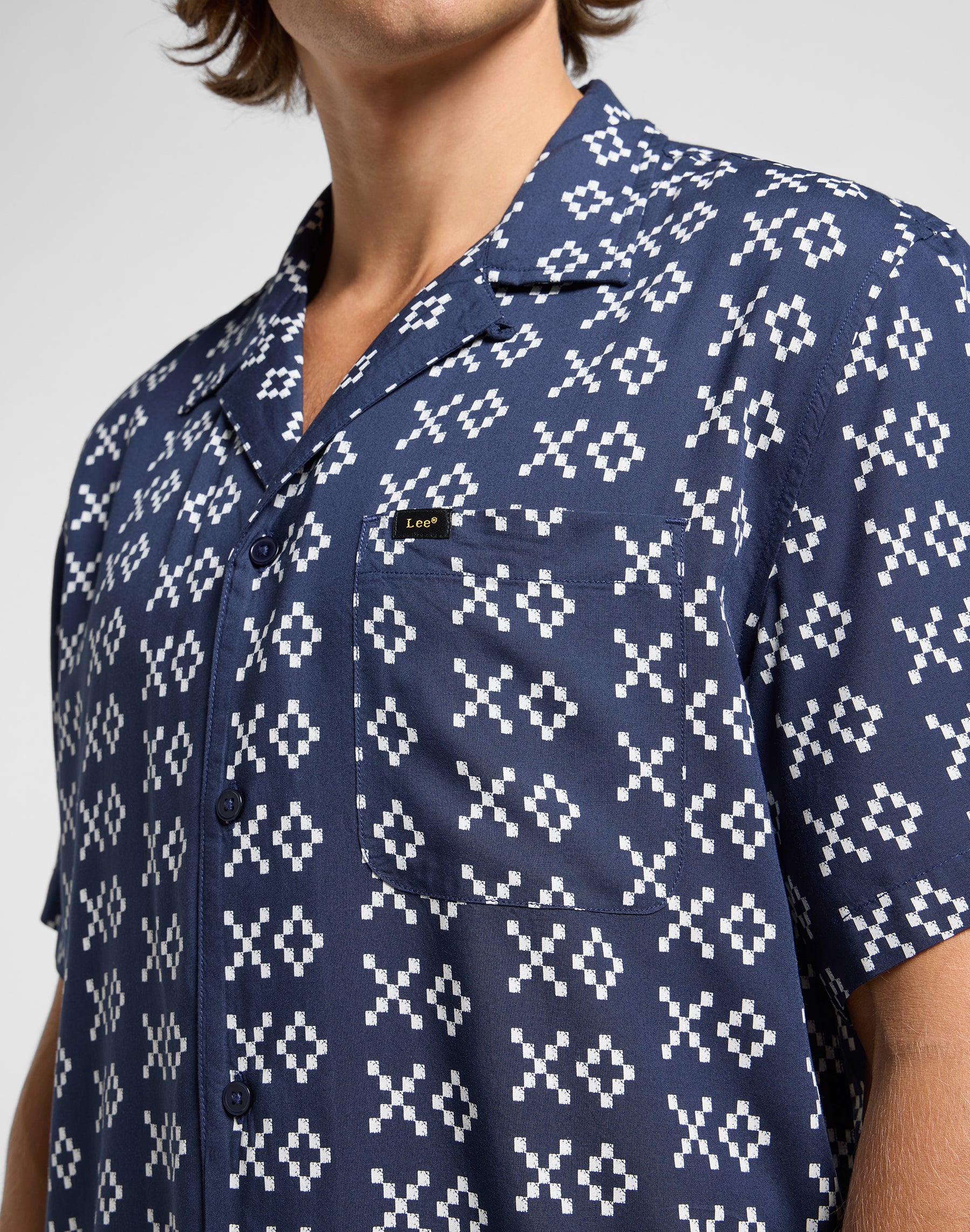 Resort Shirt in Rivet Ecru Shirts Lee