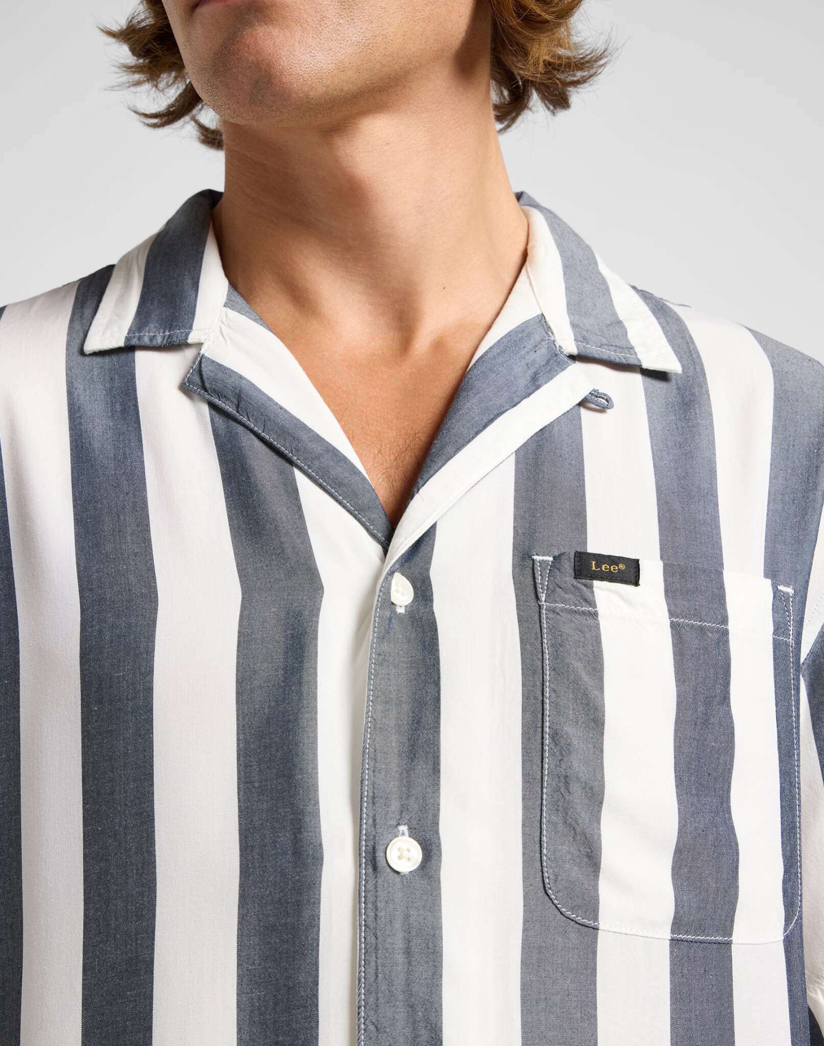 Resort Shirt in Rivet Navy Shirts Lee