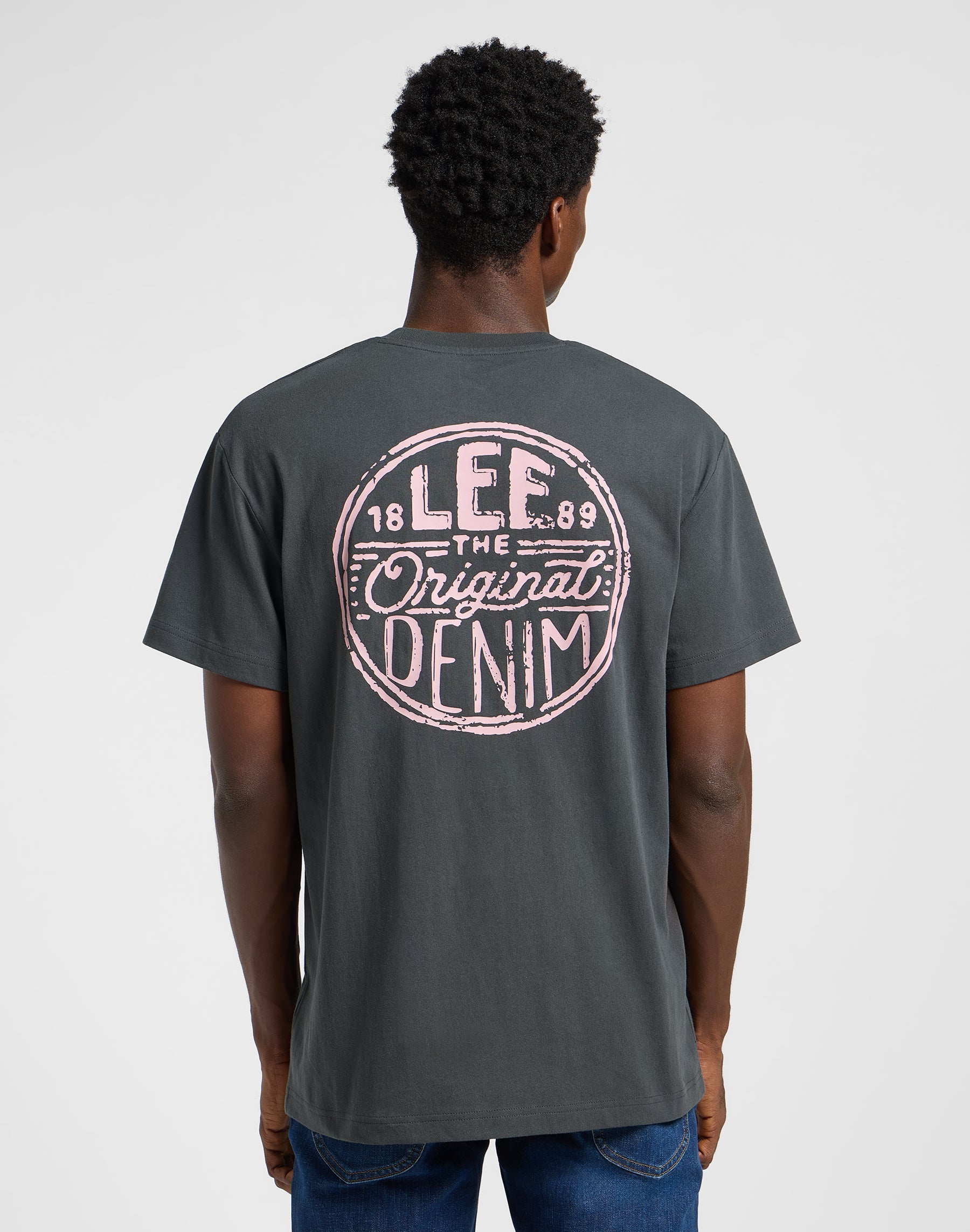 Regular Logo Tee in Washed Black T-Shirts Lee