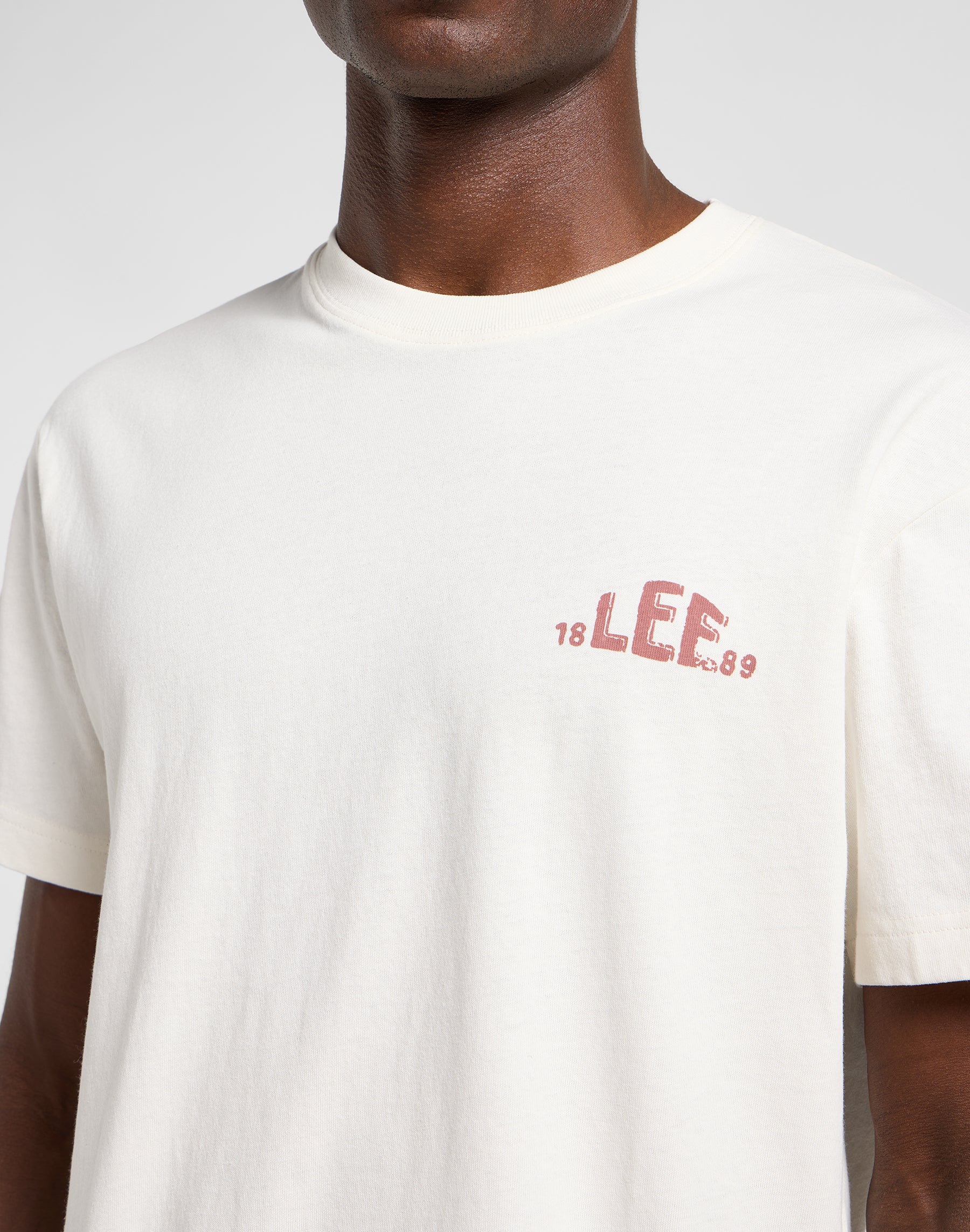 Regular Logo Tee in Ecru T-Shirts Lee