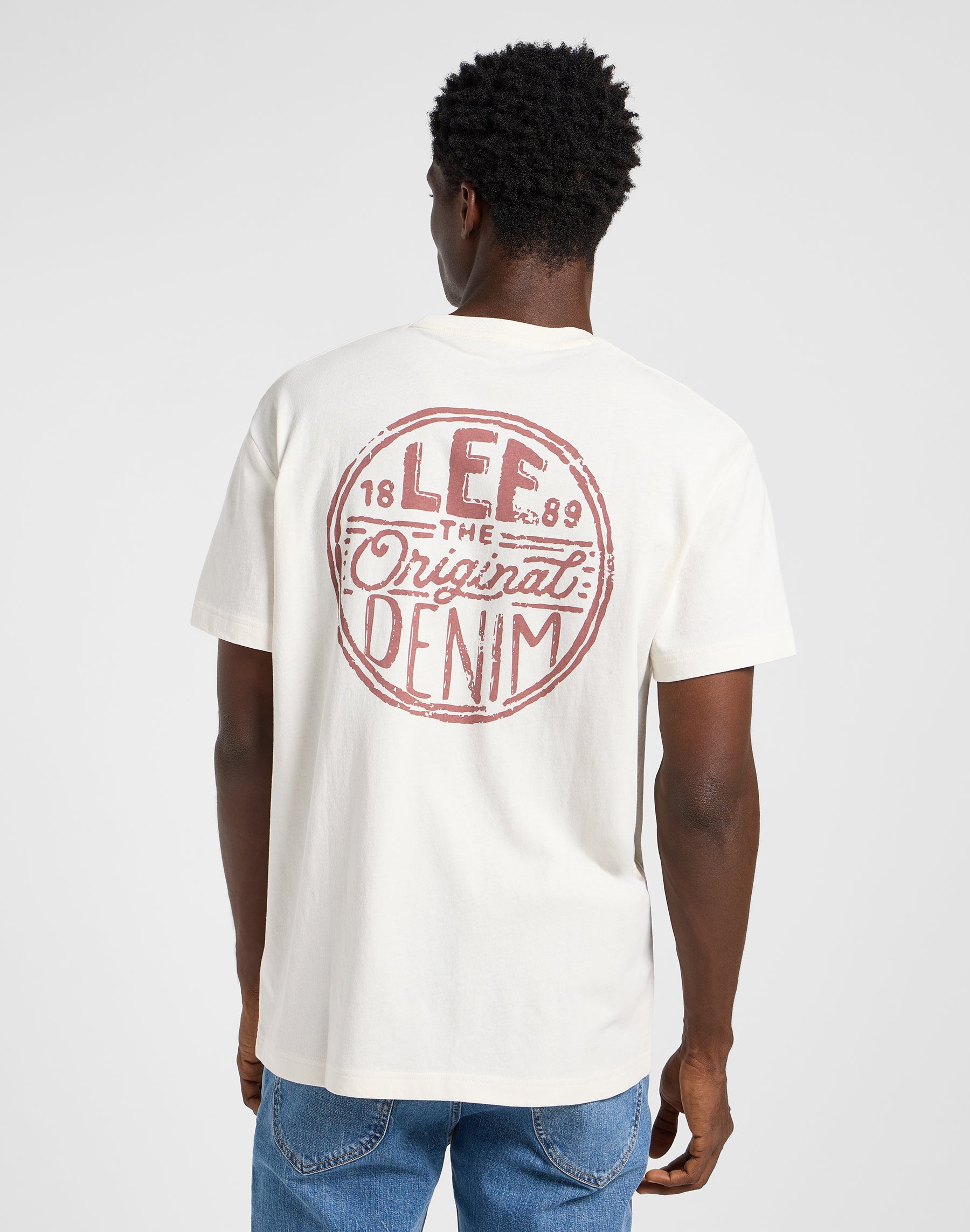 Regular Logo Tee in Ecru T-Shirts Lee