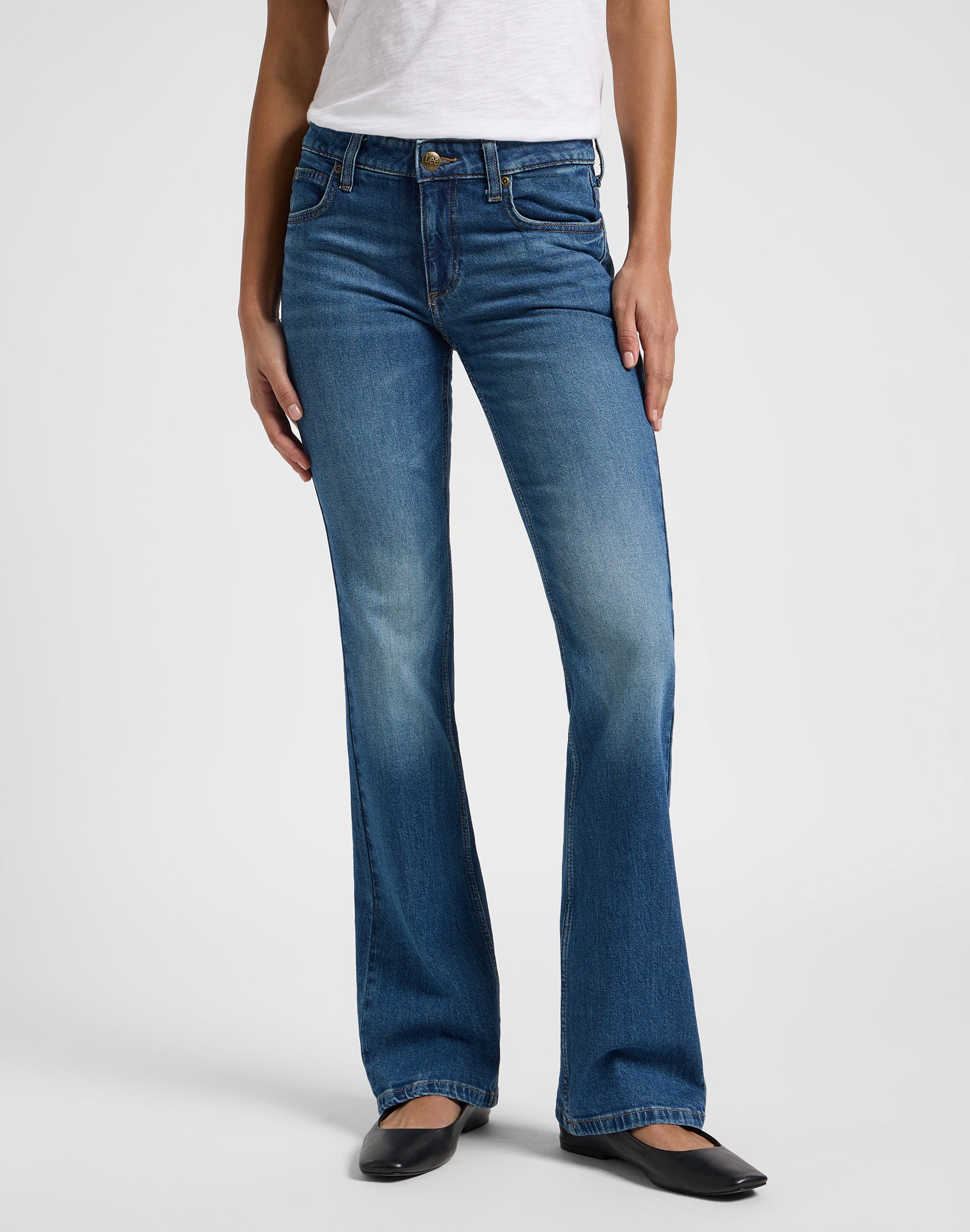 Jessica in Higher Climb Jeans Lee