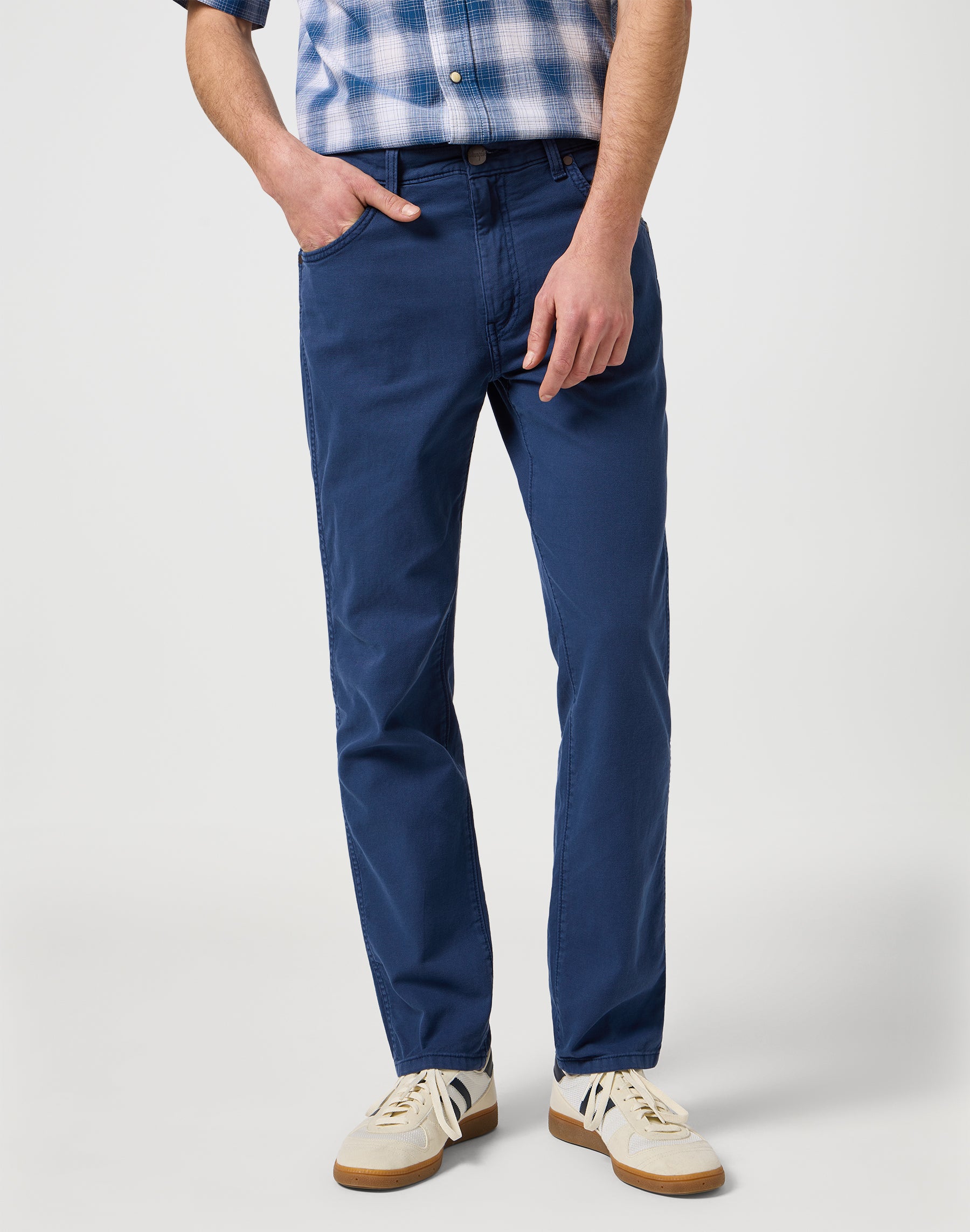 Larston in navy pants Wrangler