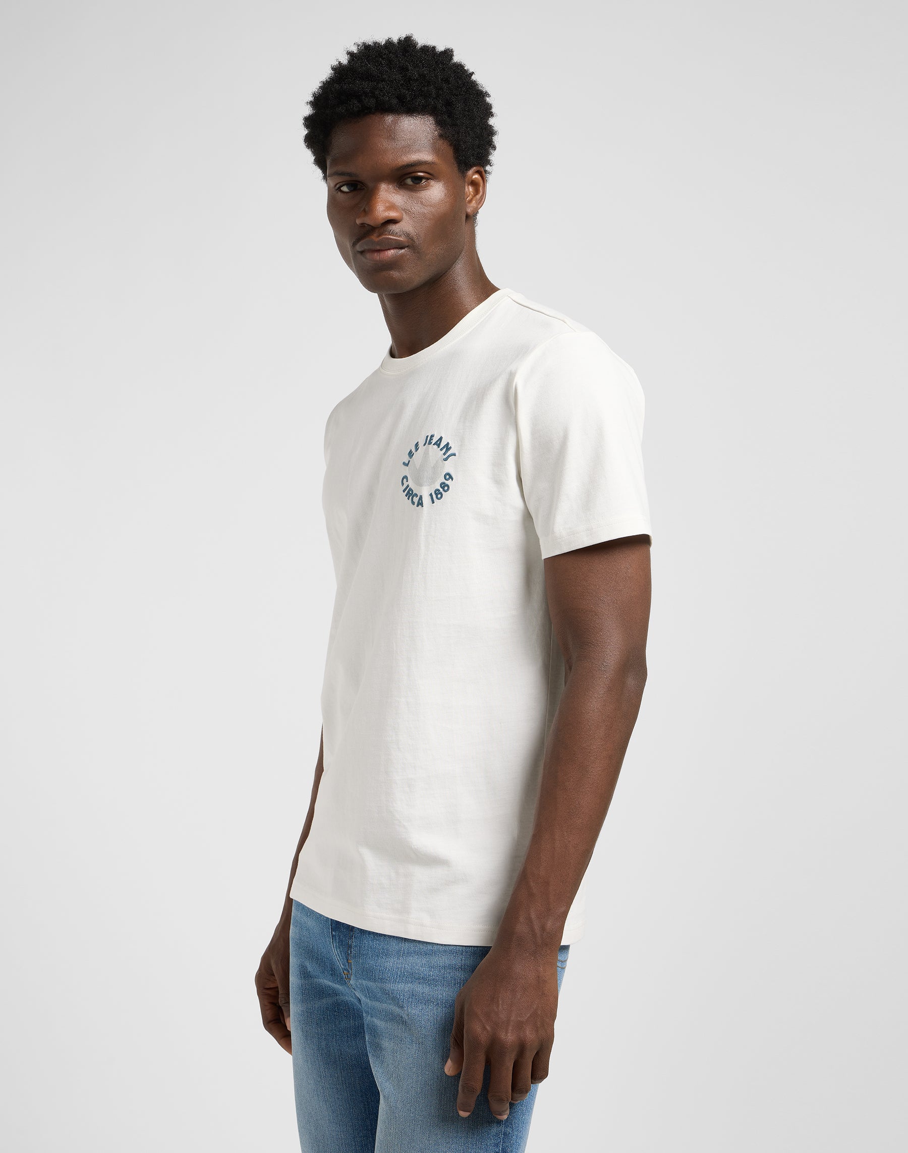 Ss Elevated Ess Logo Tee in Ecru T-Shirts Lee
