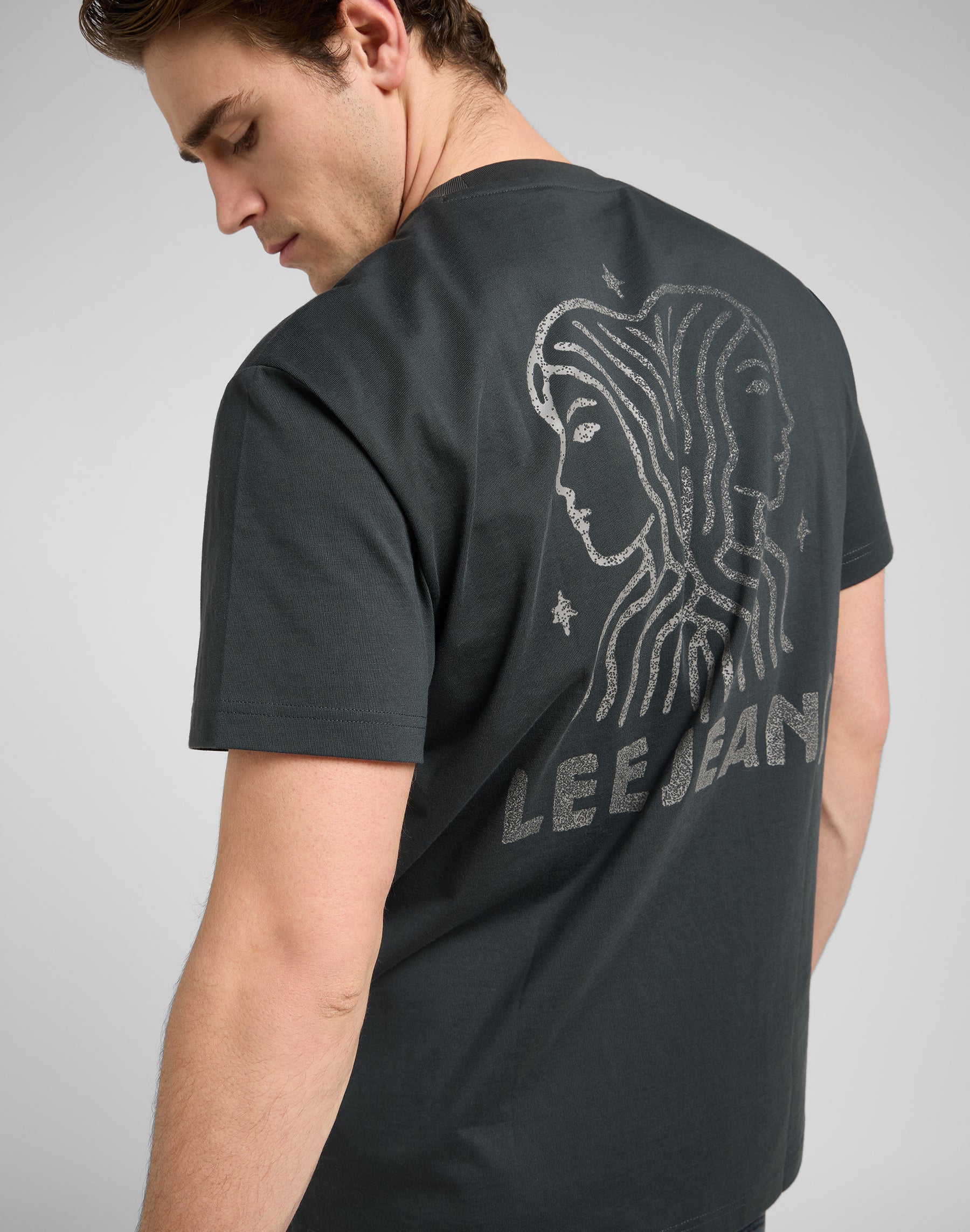 Ss Relaxed Graphic Tee in Washed Black T-Shirts Lee
