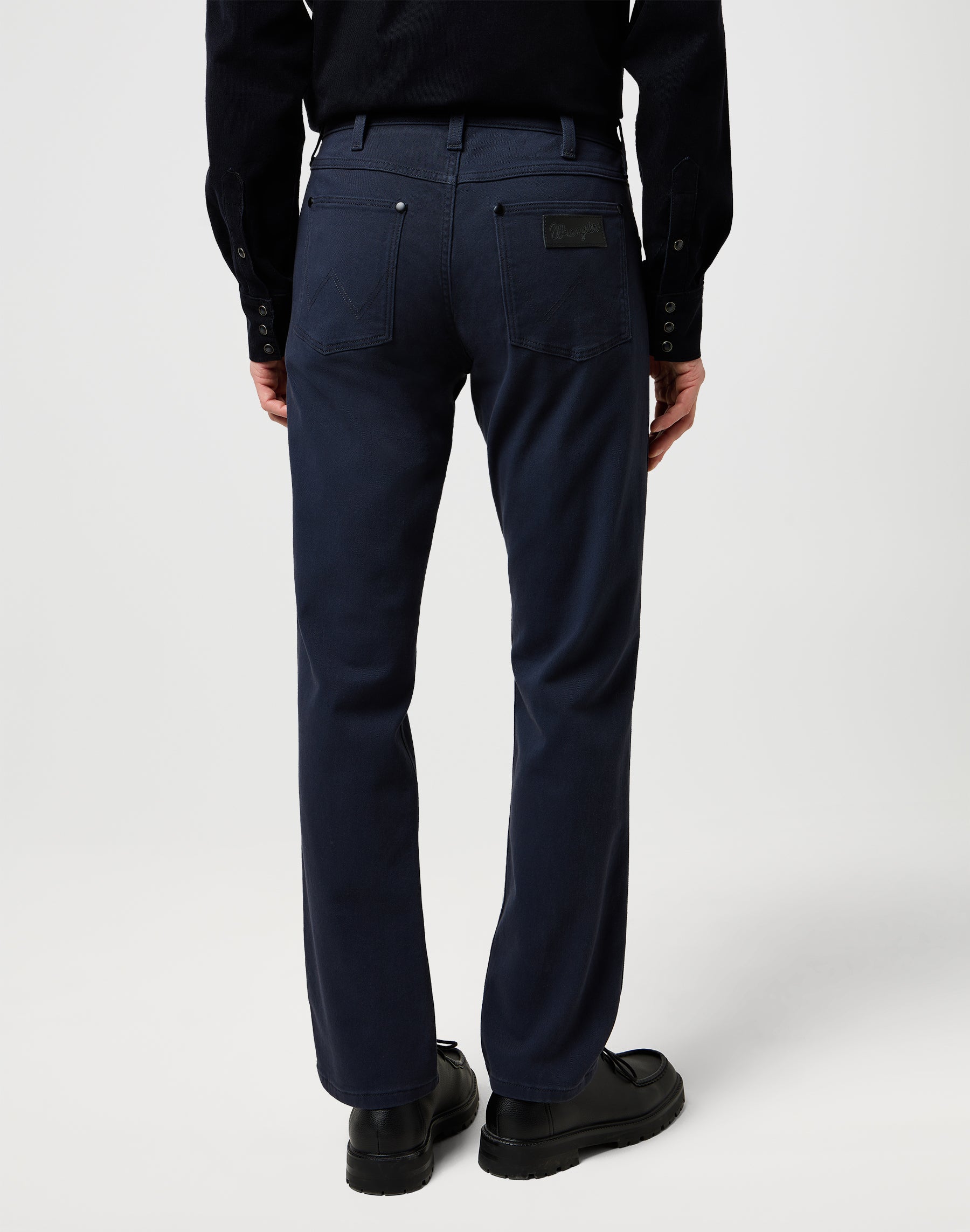 Greensboro in Dark Navy Pants Wrangler