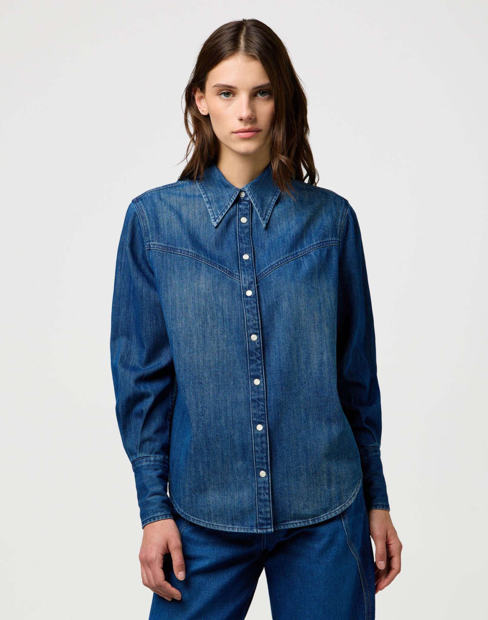 Yoke Denim Shirt in Sparkle Blue Shirts Wrangler
