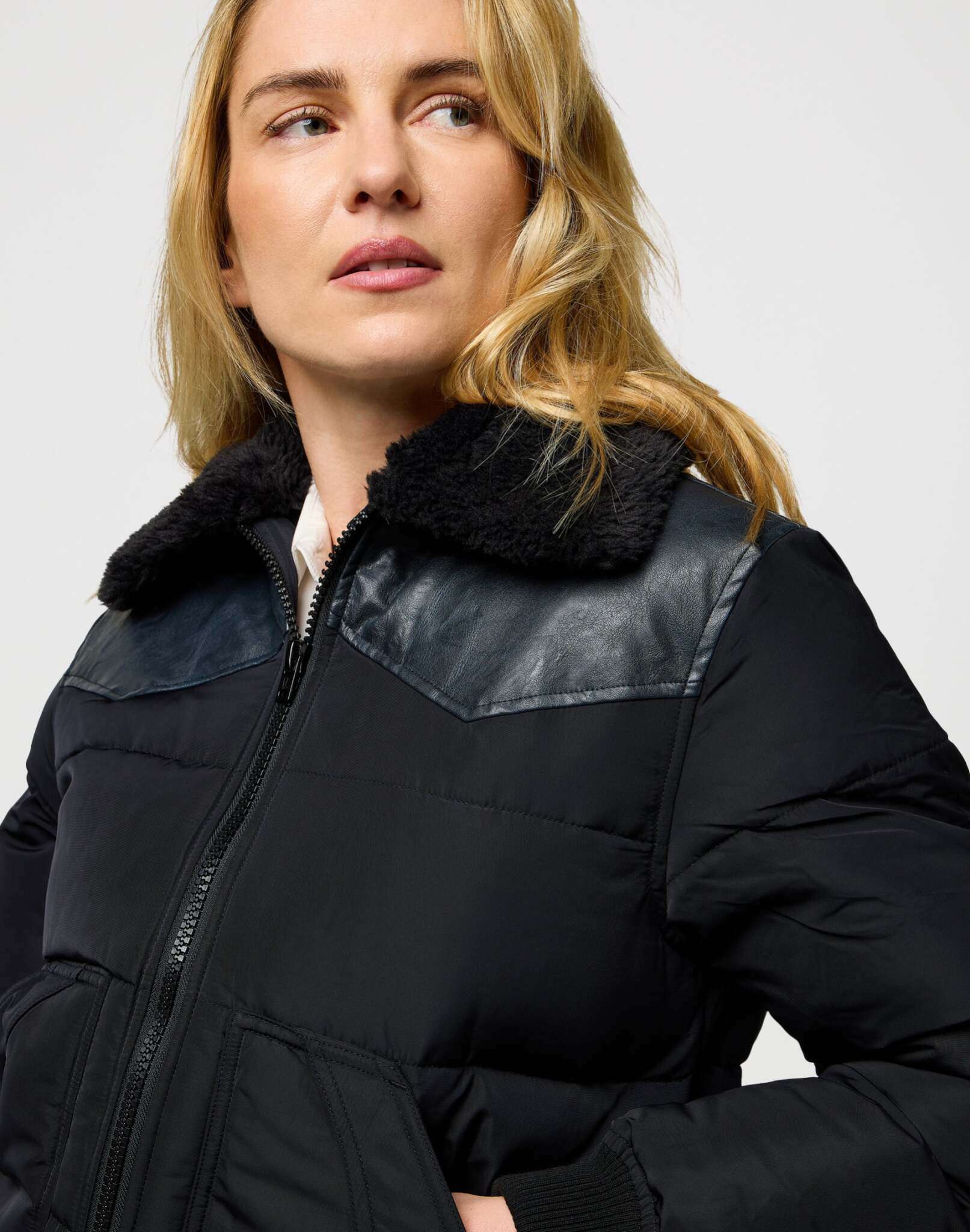 Western Puffer in Black Jackets Wrangler