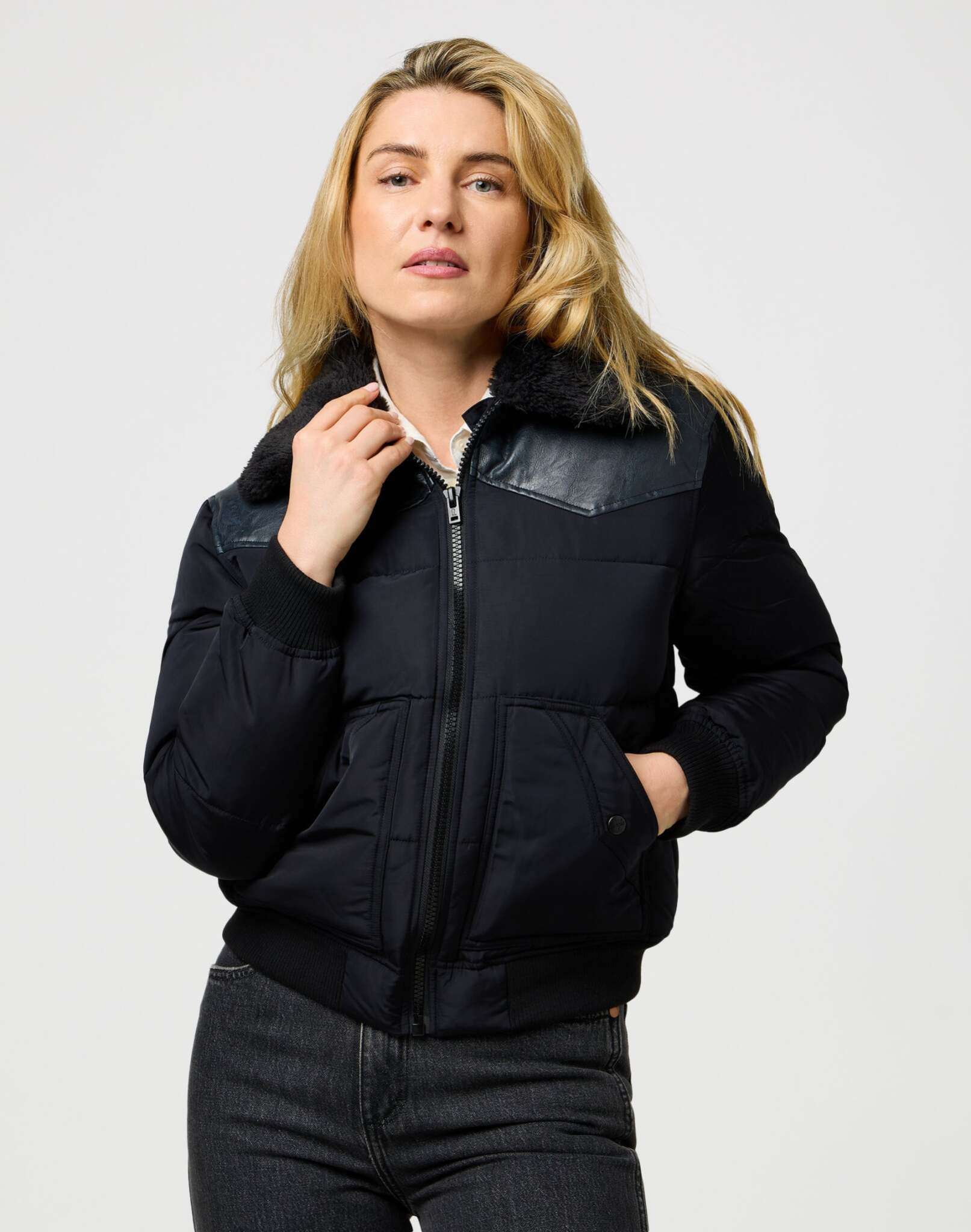 Western Puffer in Black Jackets Wrangler