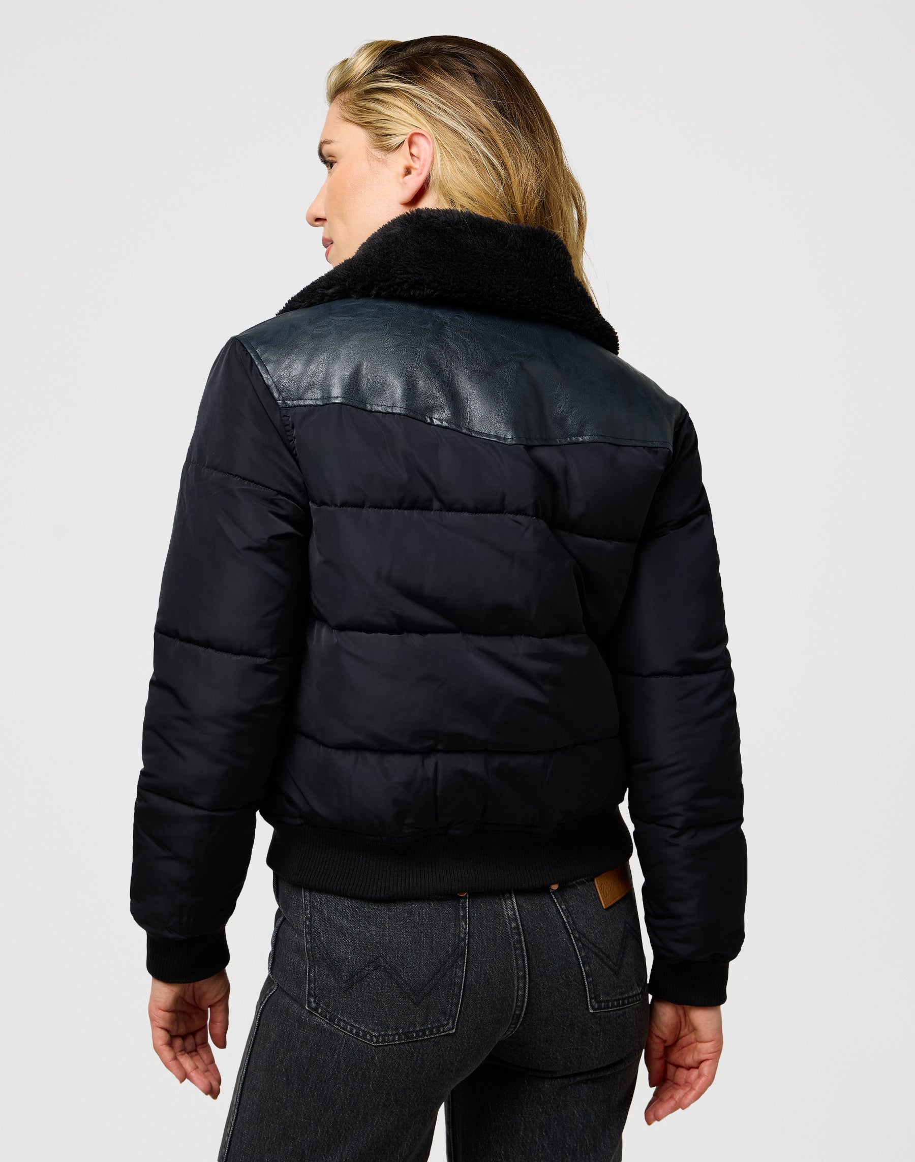 Western Puffer in Black Jackets Wrangler