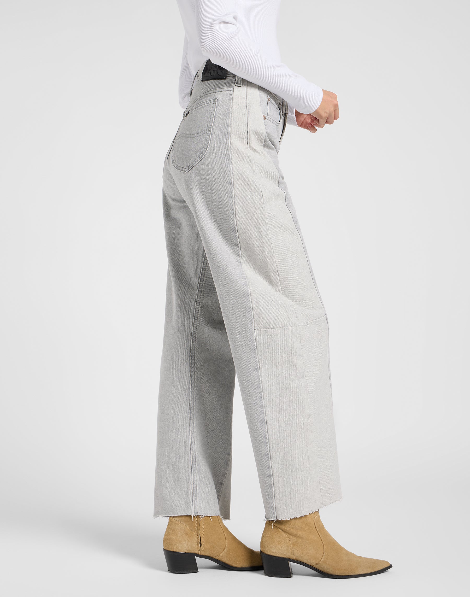 Rider Barrel in Dusk Gray Jeans Lee