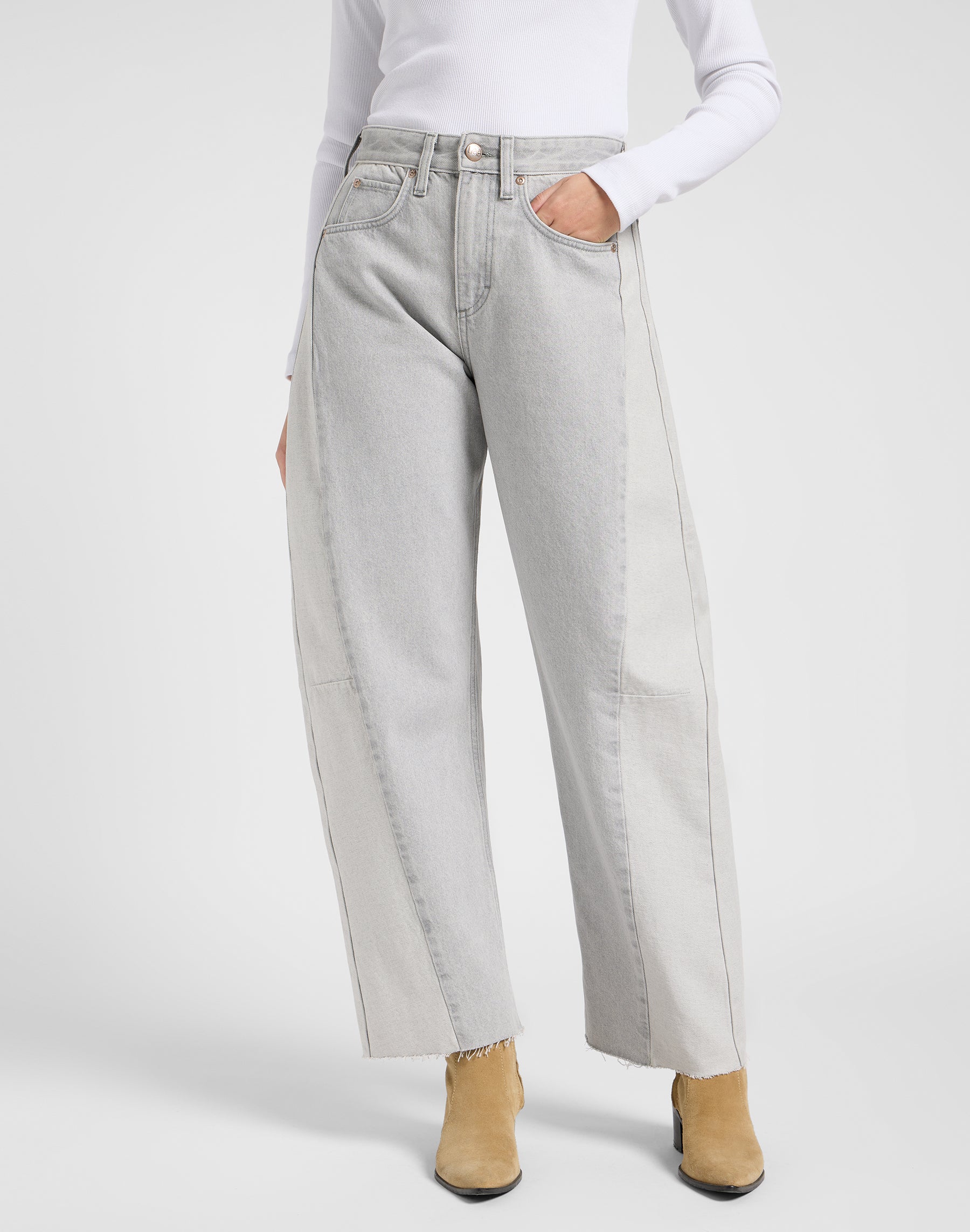 Rider Barrel in Dusk Gray Jeans Lee