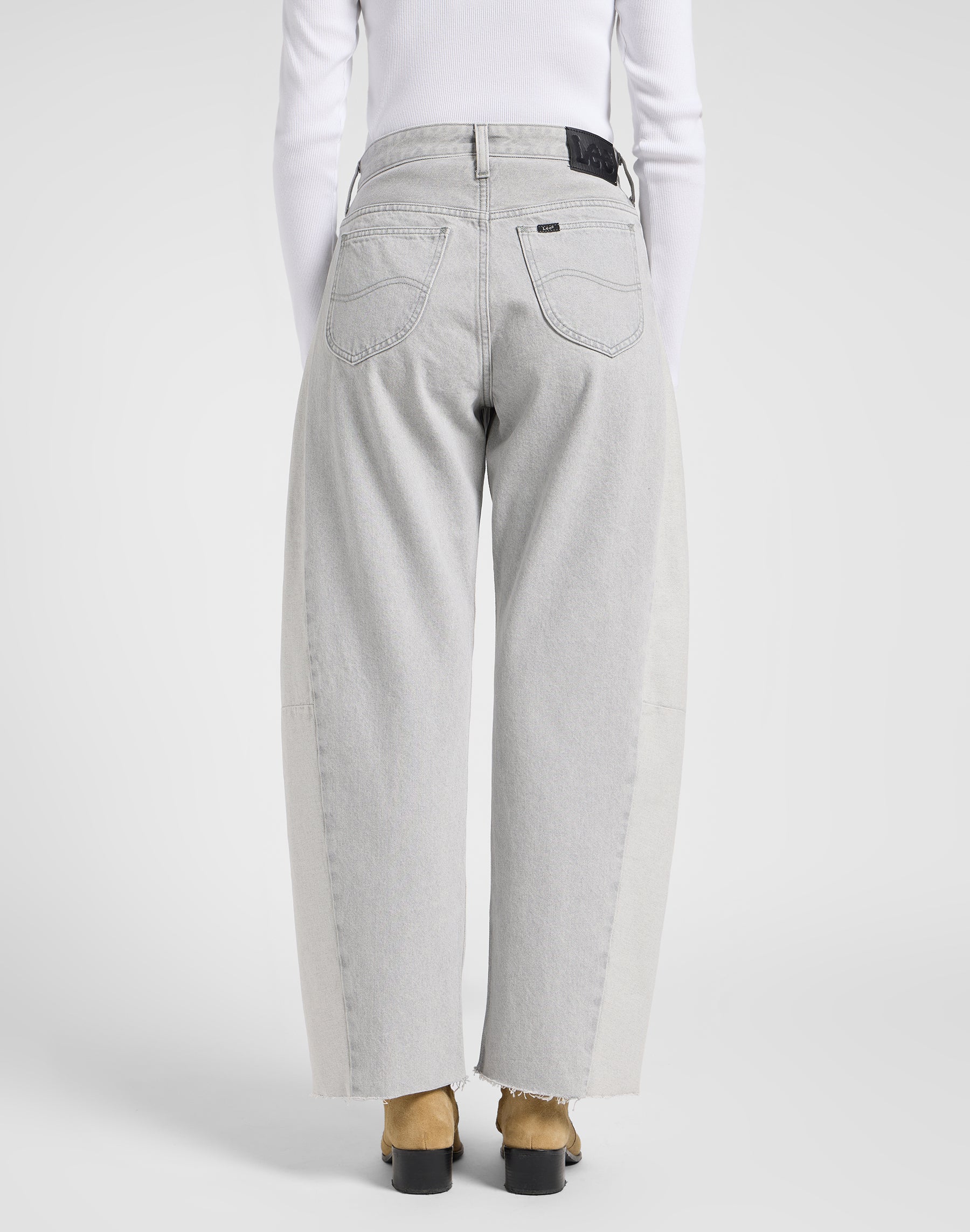 Rider Barrel in Dusk Gray Jeans Lee