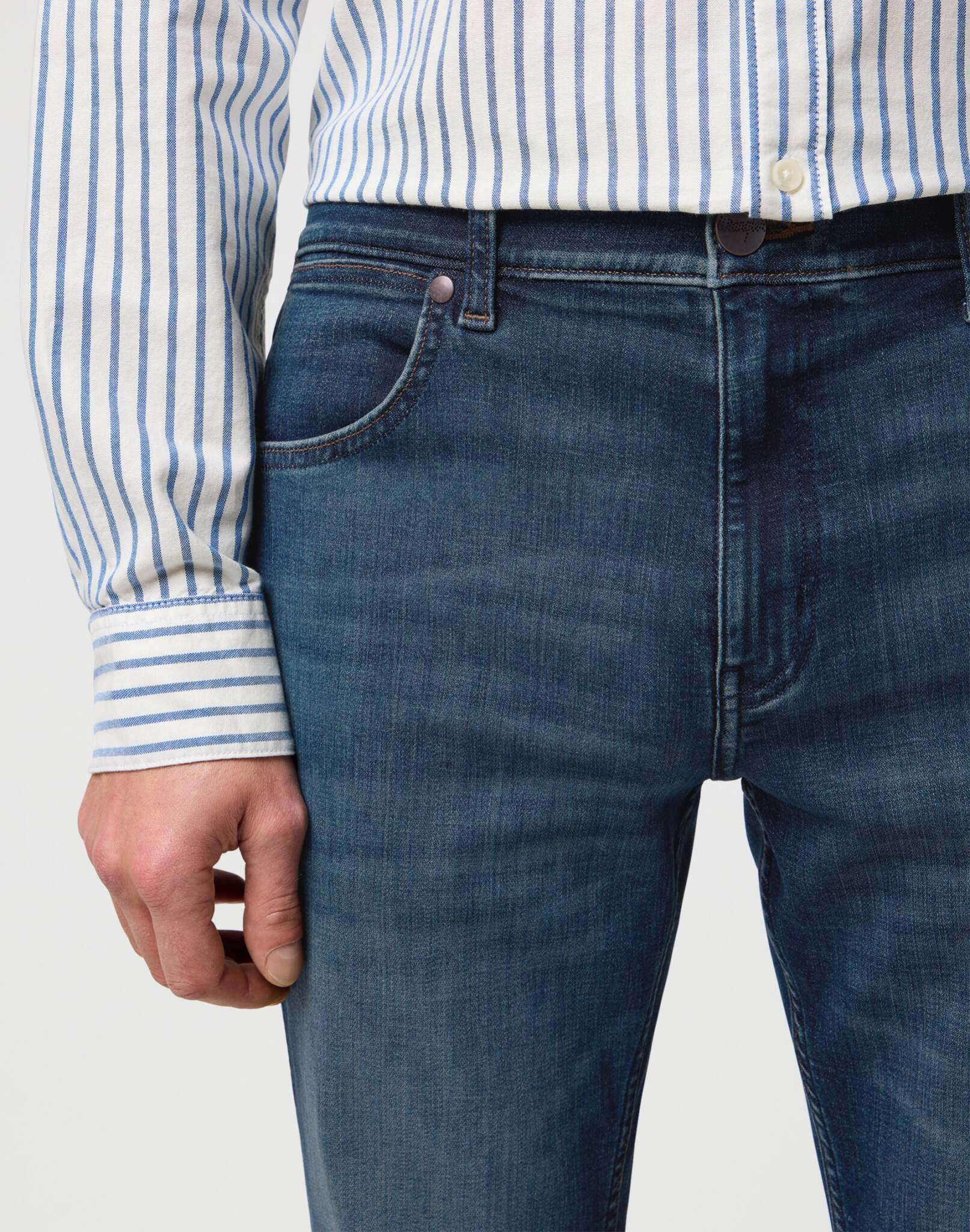 Greensboro in Navy Tint Jeans Wrangler