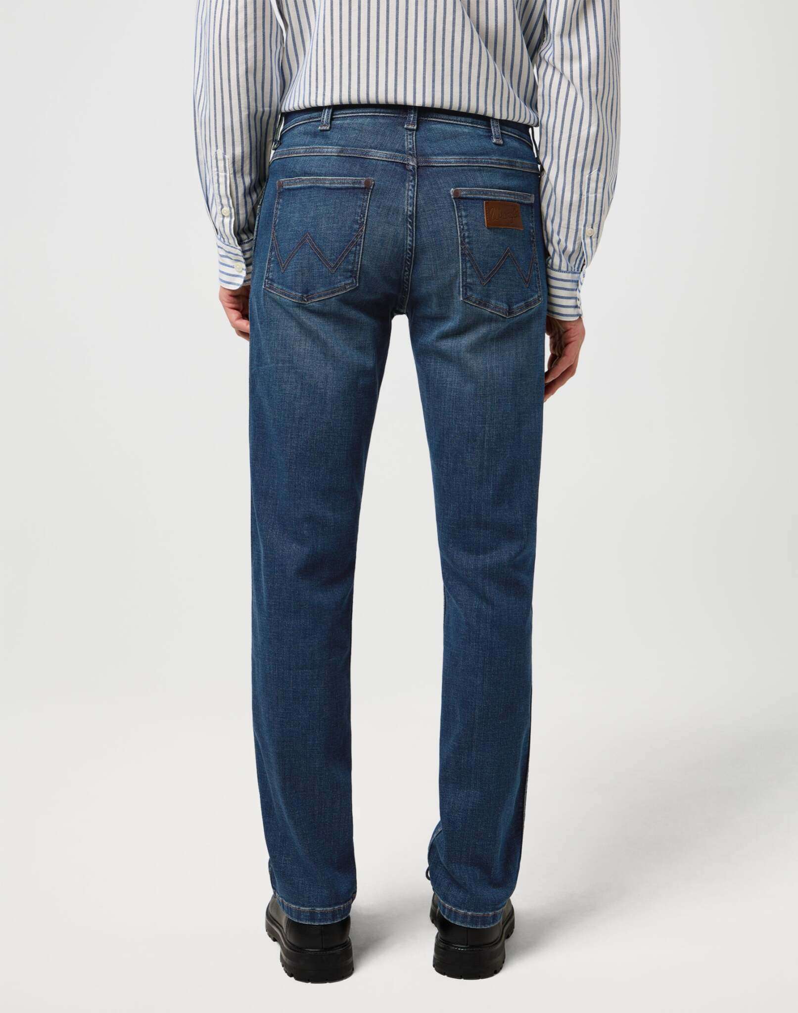 Greensboro in Navy Tint Jeans Wrangler