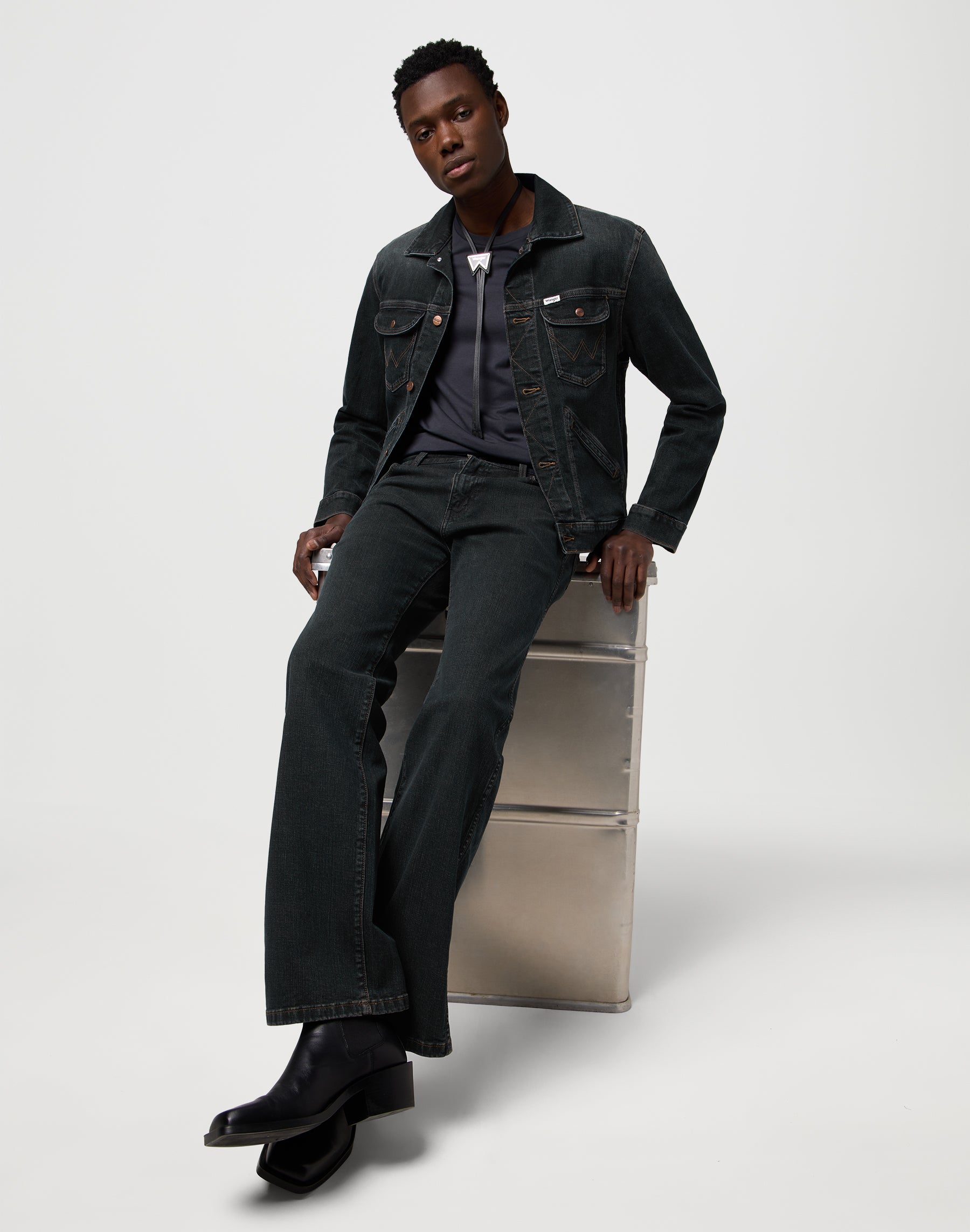 Loose Boot in Nightfall Jeans Wrangler