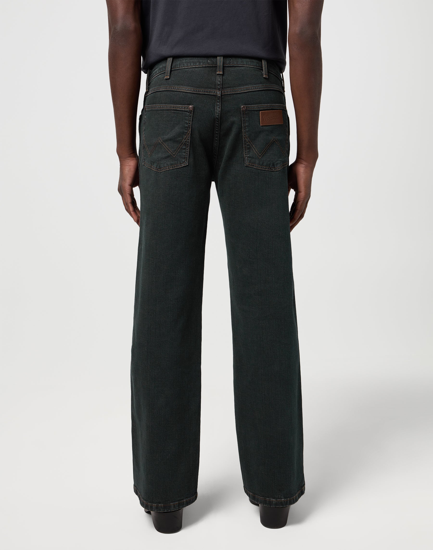 Loose Boot in Nightfall Jeans Wrangler