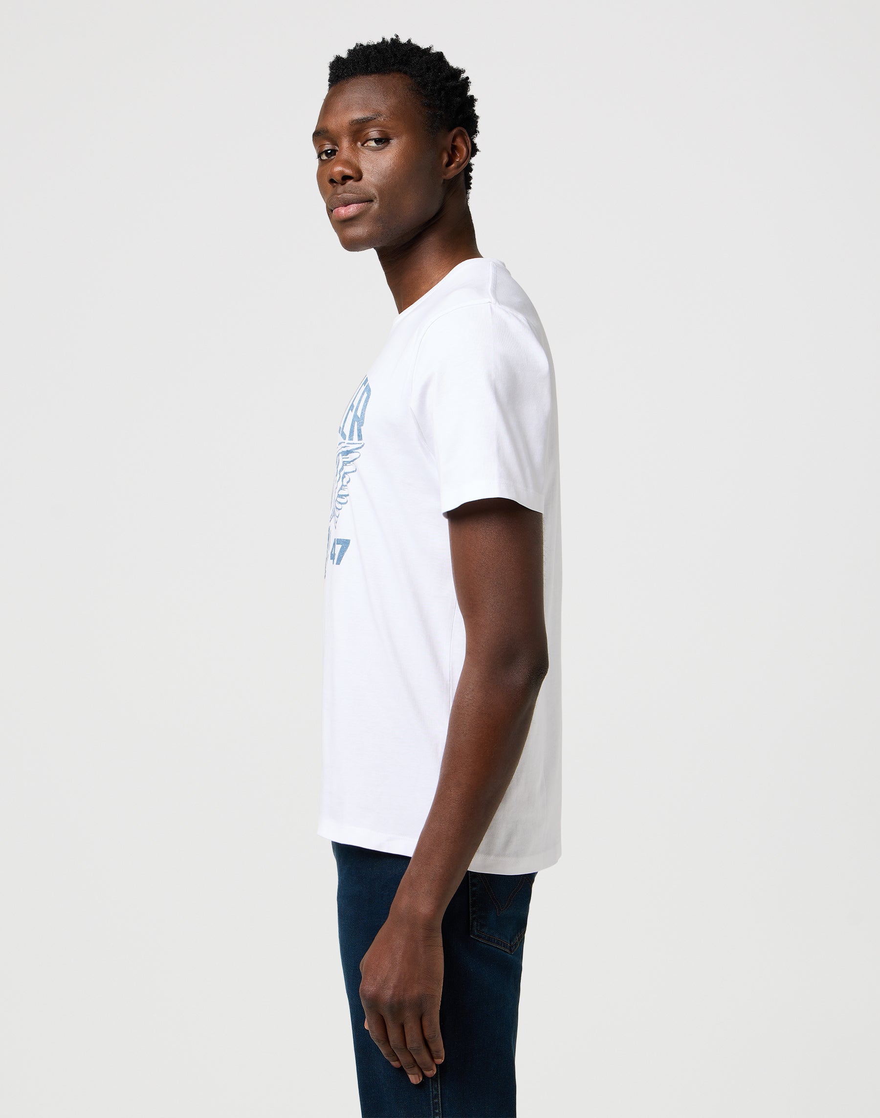 Americana Tee in Worn White T-Shirts Wrangler