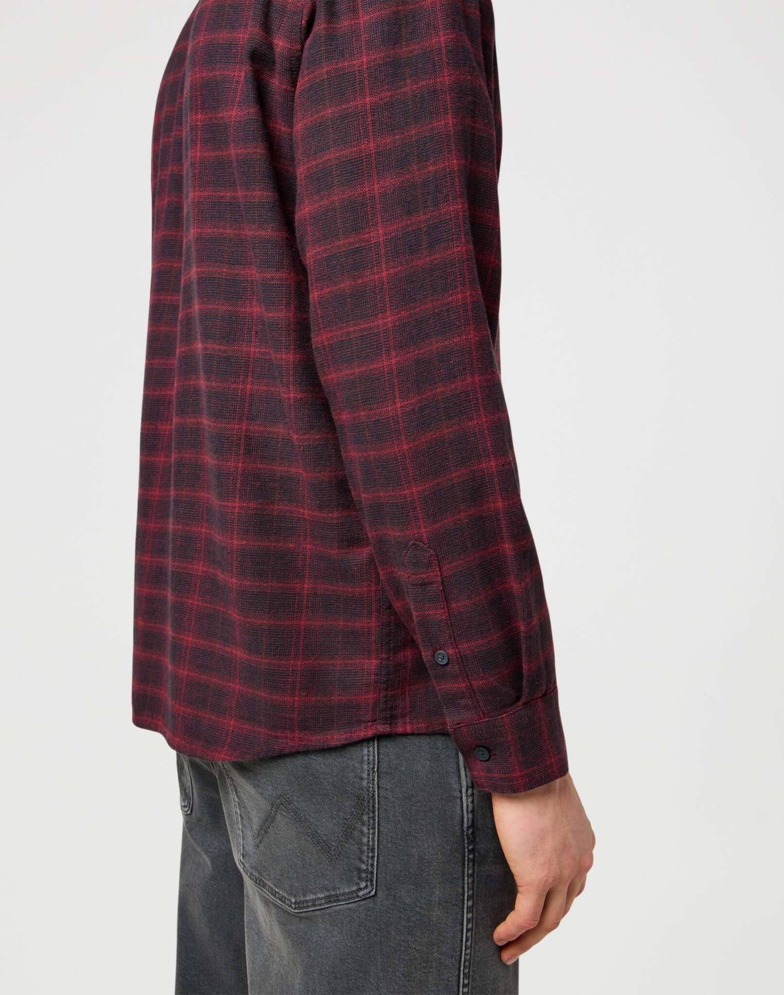 1 Pkt Flannel Shirt in Black Wine Shirts Wrangler