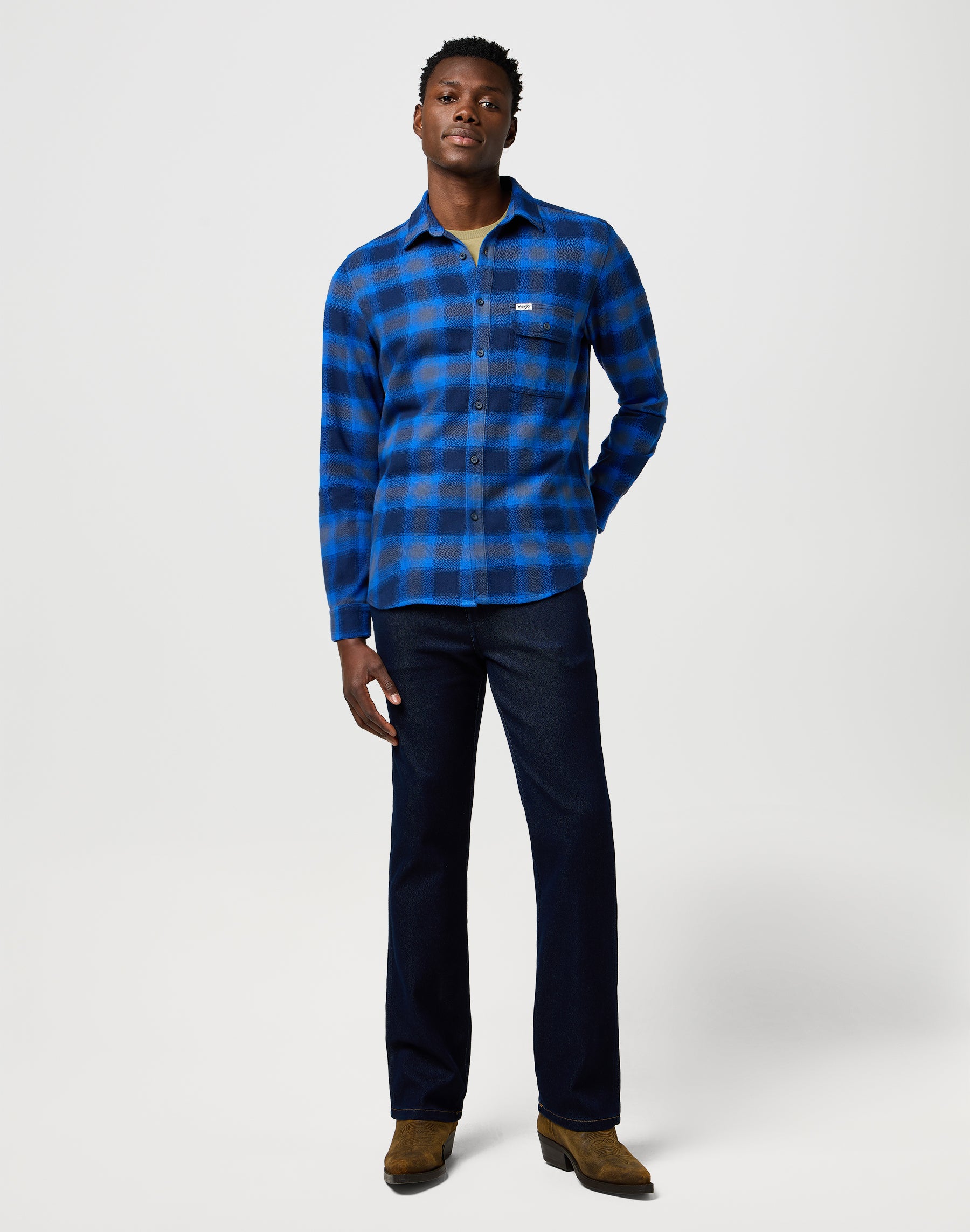 1 Pkt Indigo Shirt in Icy Indigo Shirts Wrangler