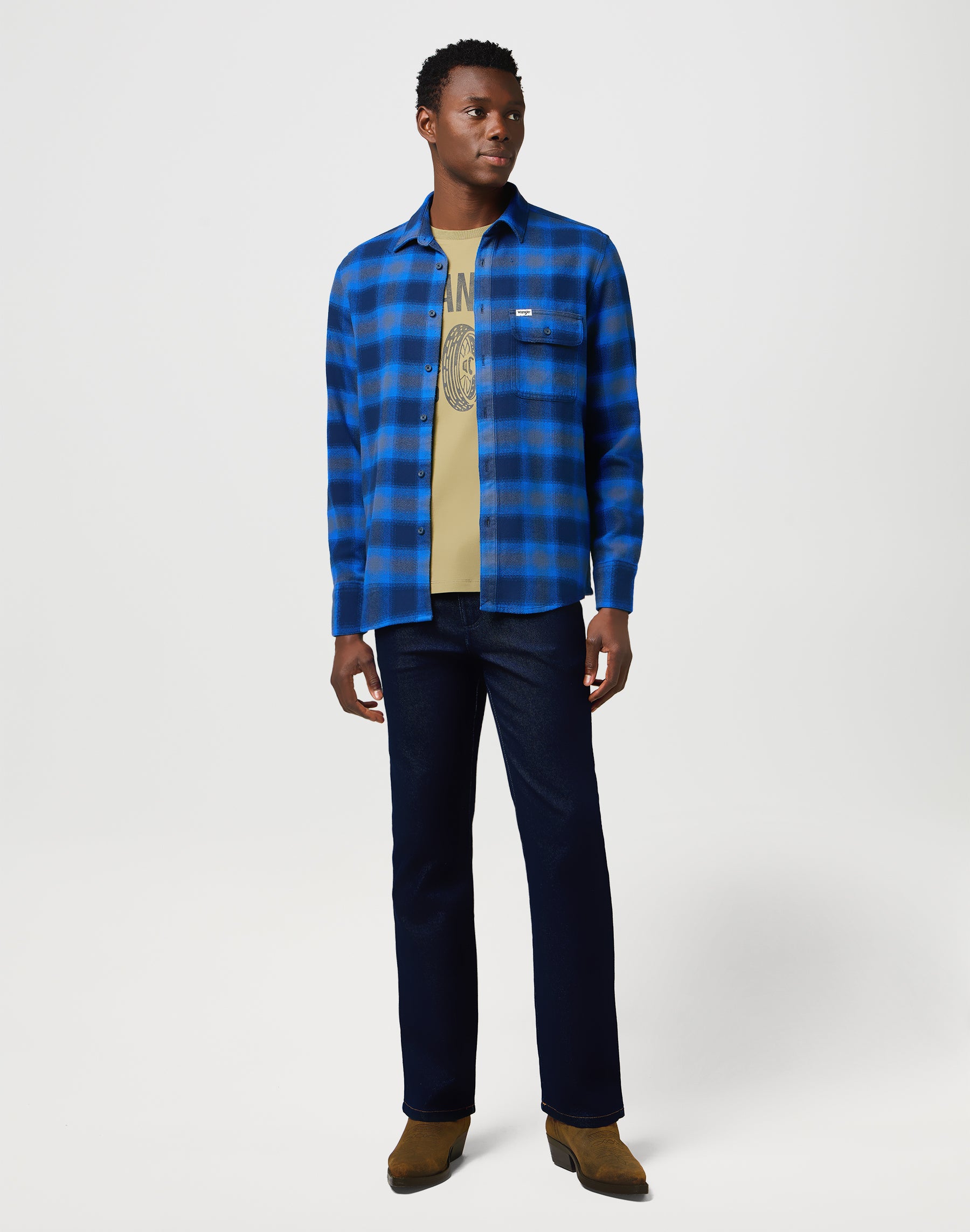 1 Pkt Indigo Shirt in Icy Indigo Shirts Wrangler
