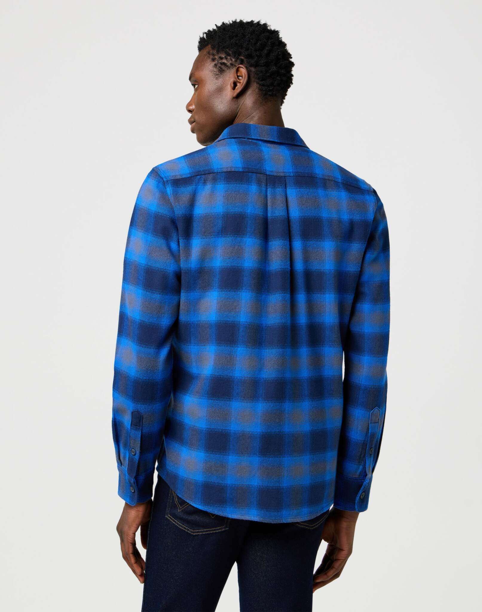 1 Pkt Indigo Shirt in Icy Indigo Shirts Wrangler