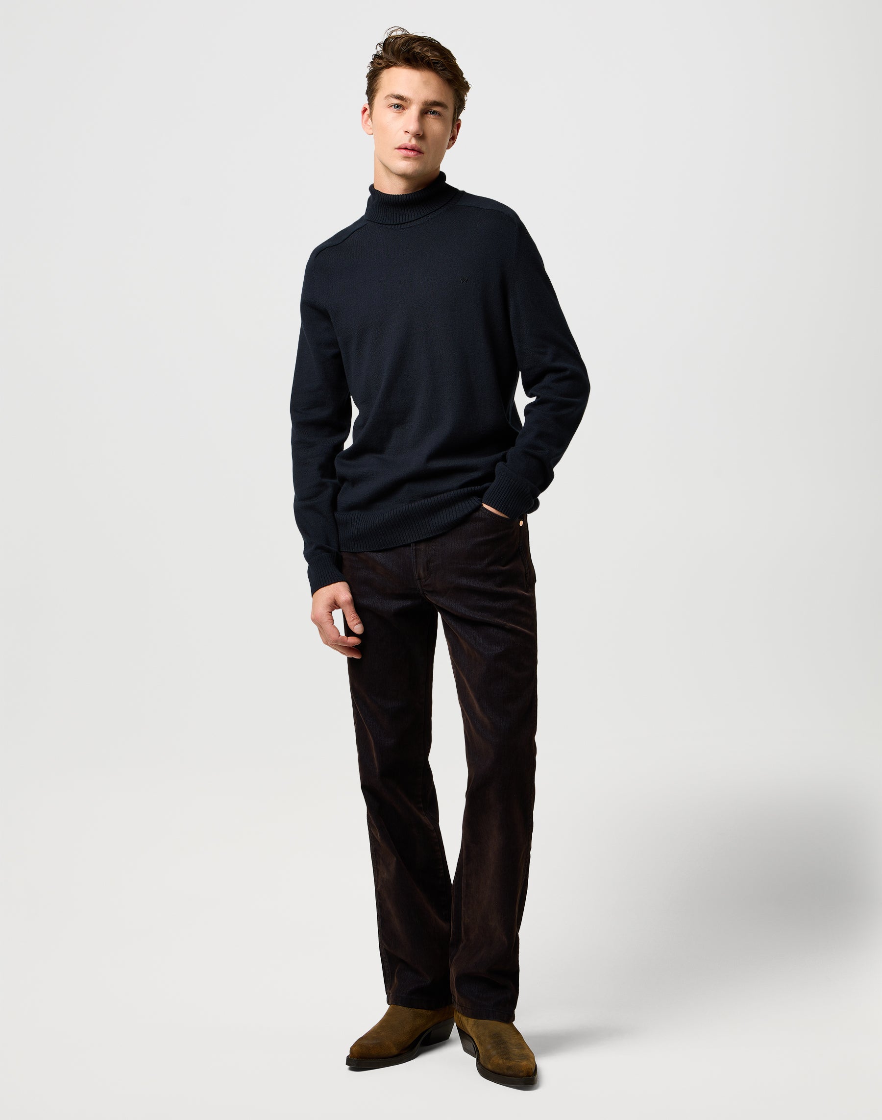 Turtleneck in Black Sweater Wrangler