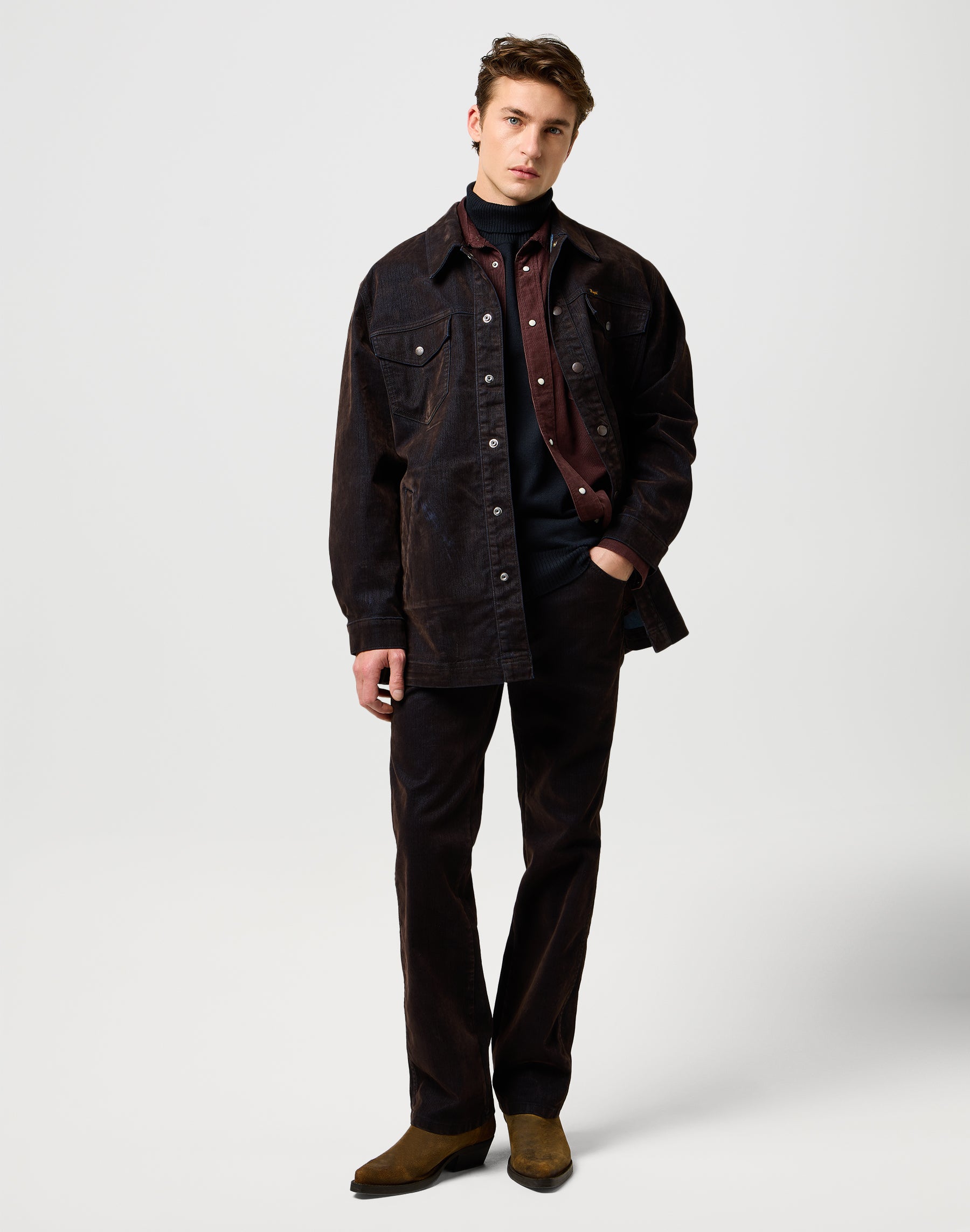 Turtleneck in Black Sweater Wrangler