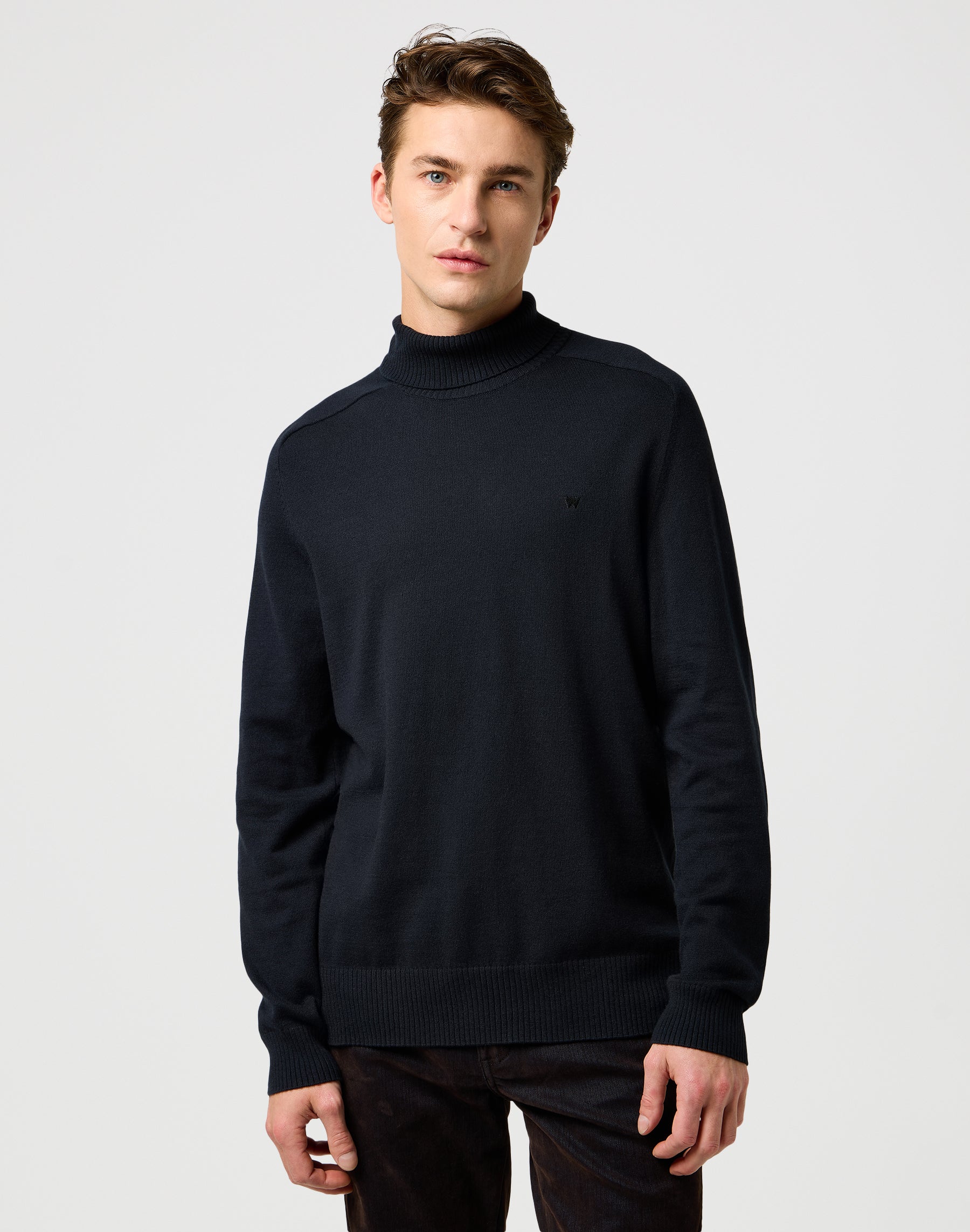 Turtleneck in Black Sweater Wrangler