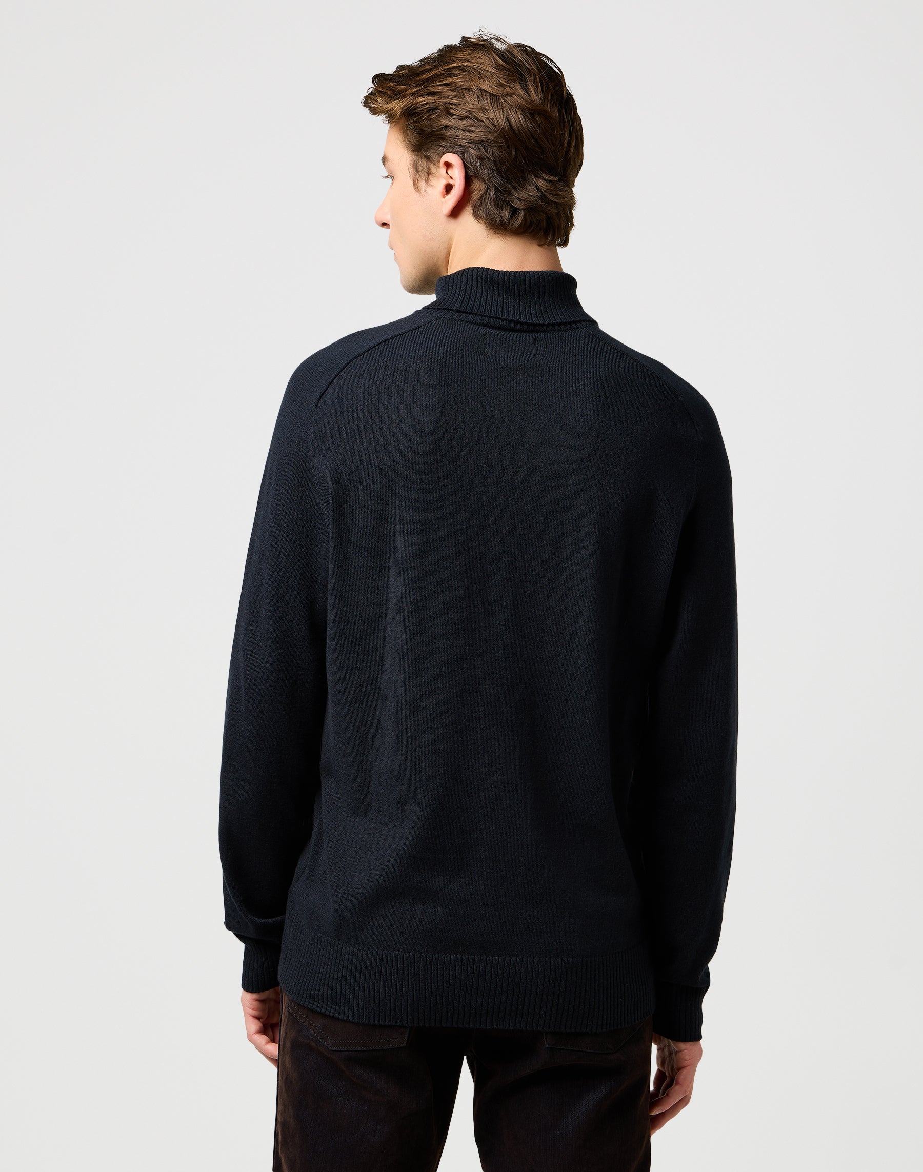 Turtleneck in Black Sweater Wrangler