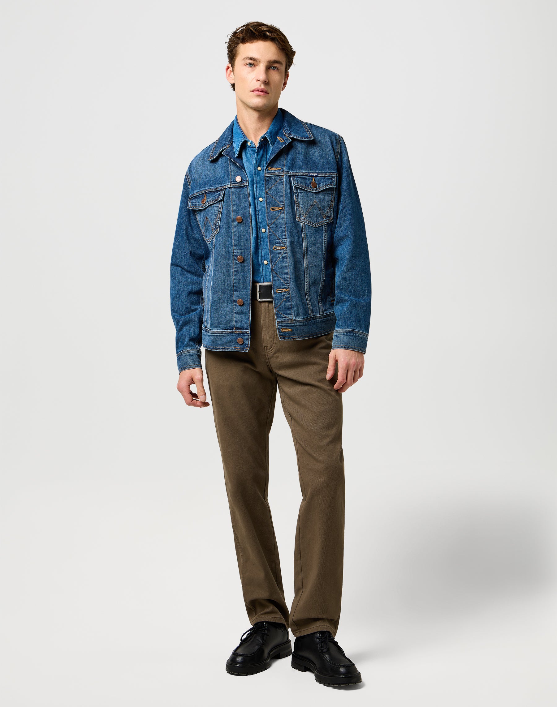 Texas in Tarmac pants Wrangler